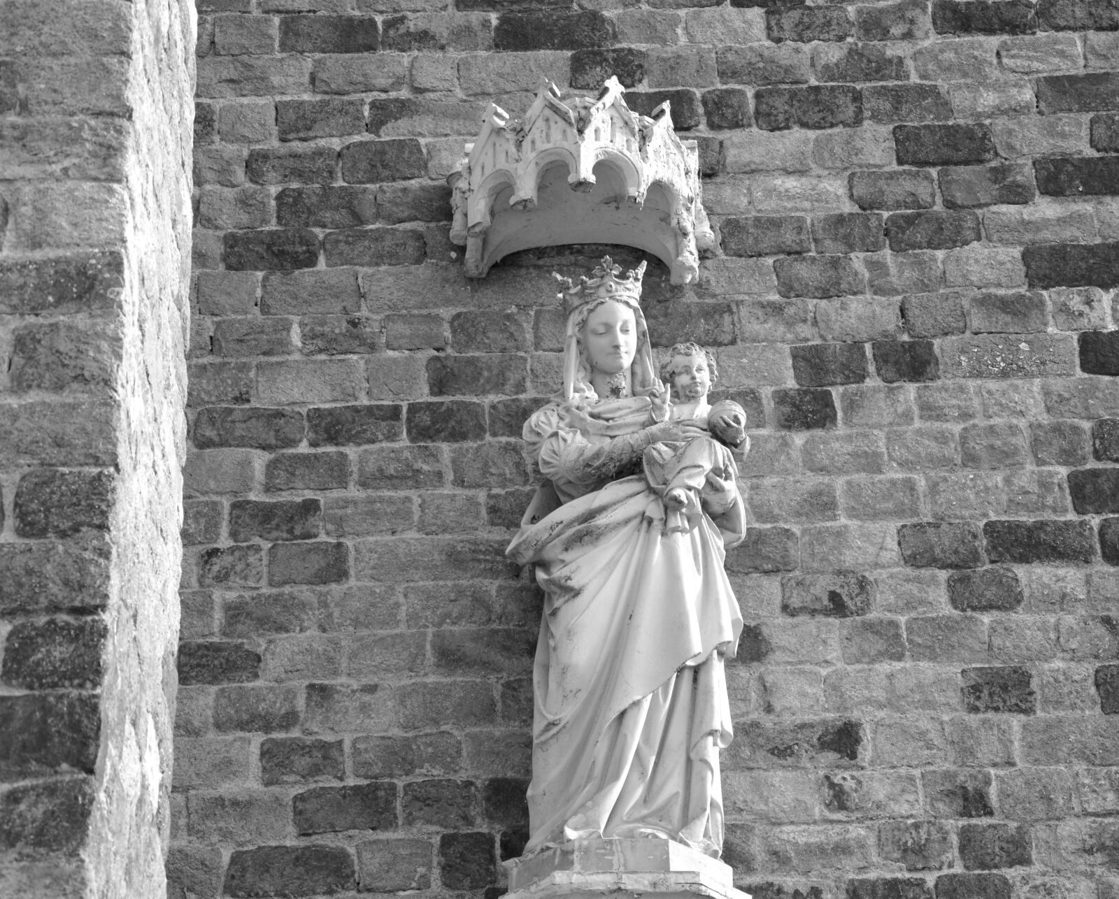 Nikon D5200 sample photo. Statue, holy virgin, mary photography