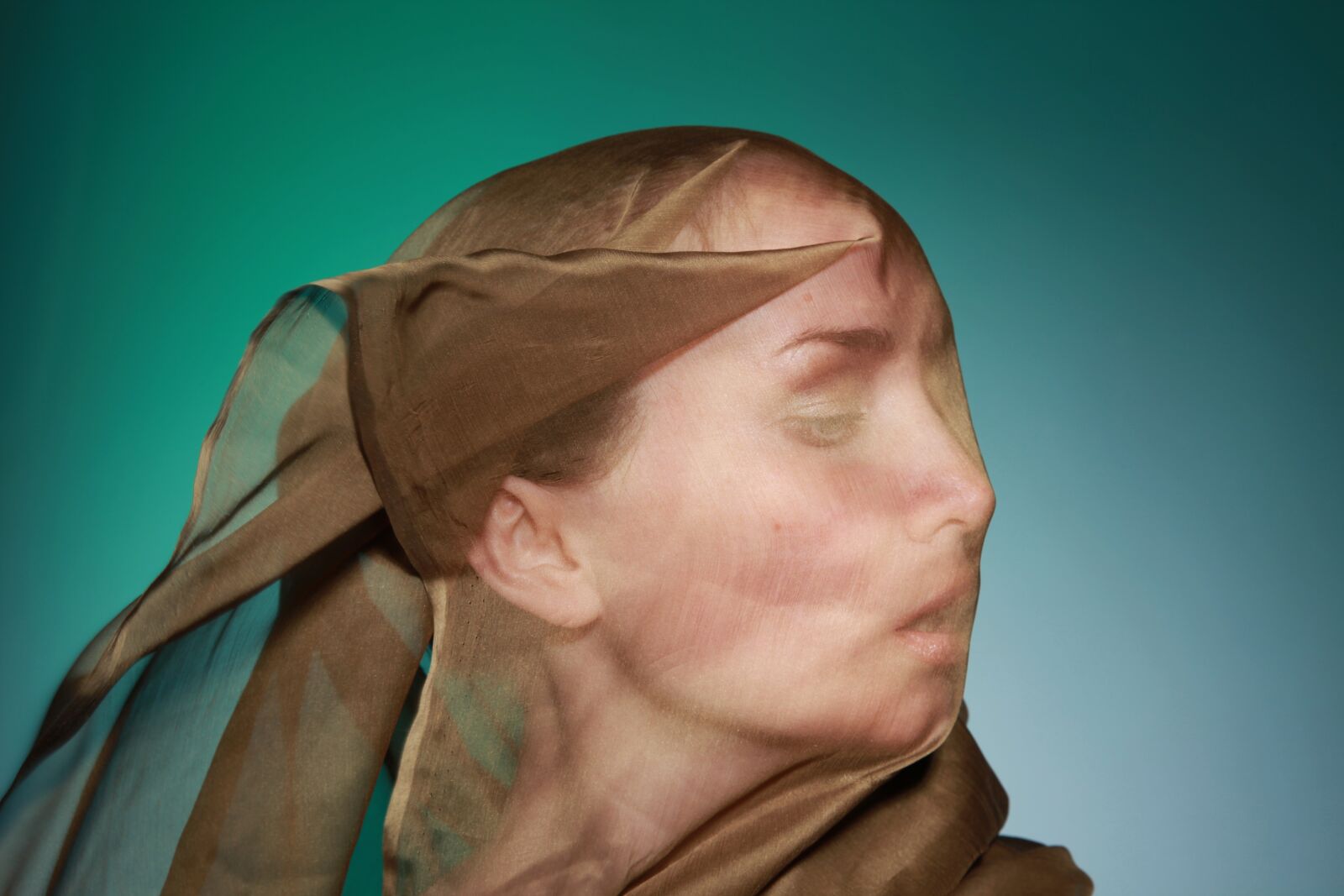 Canon EOS 5D Mark II sample photo. Woman, wearing, silk photography