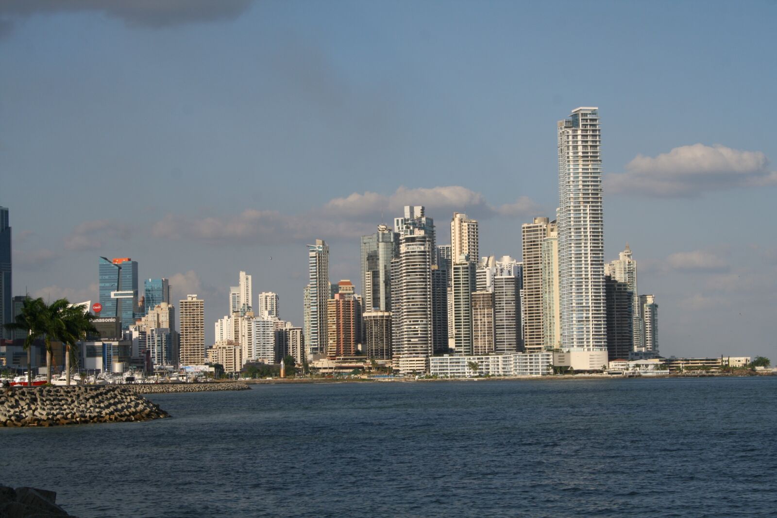 Canon EOS 350D (EOS Digital Rebel XT / EOS Kiss Digital N) sample photo. Panama city, skyline, city photography