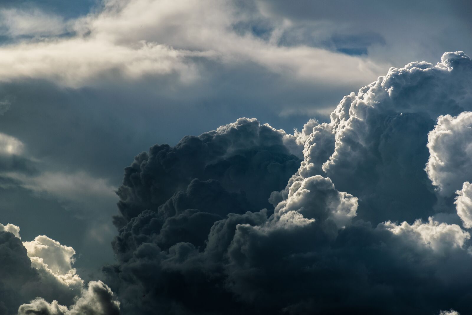 Nikon D5300 sample photo. Clouds, weather, lookup photography