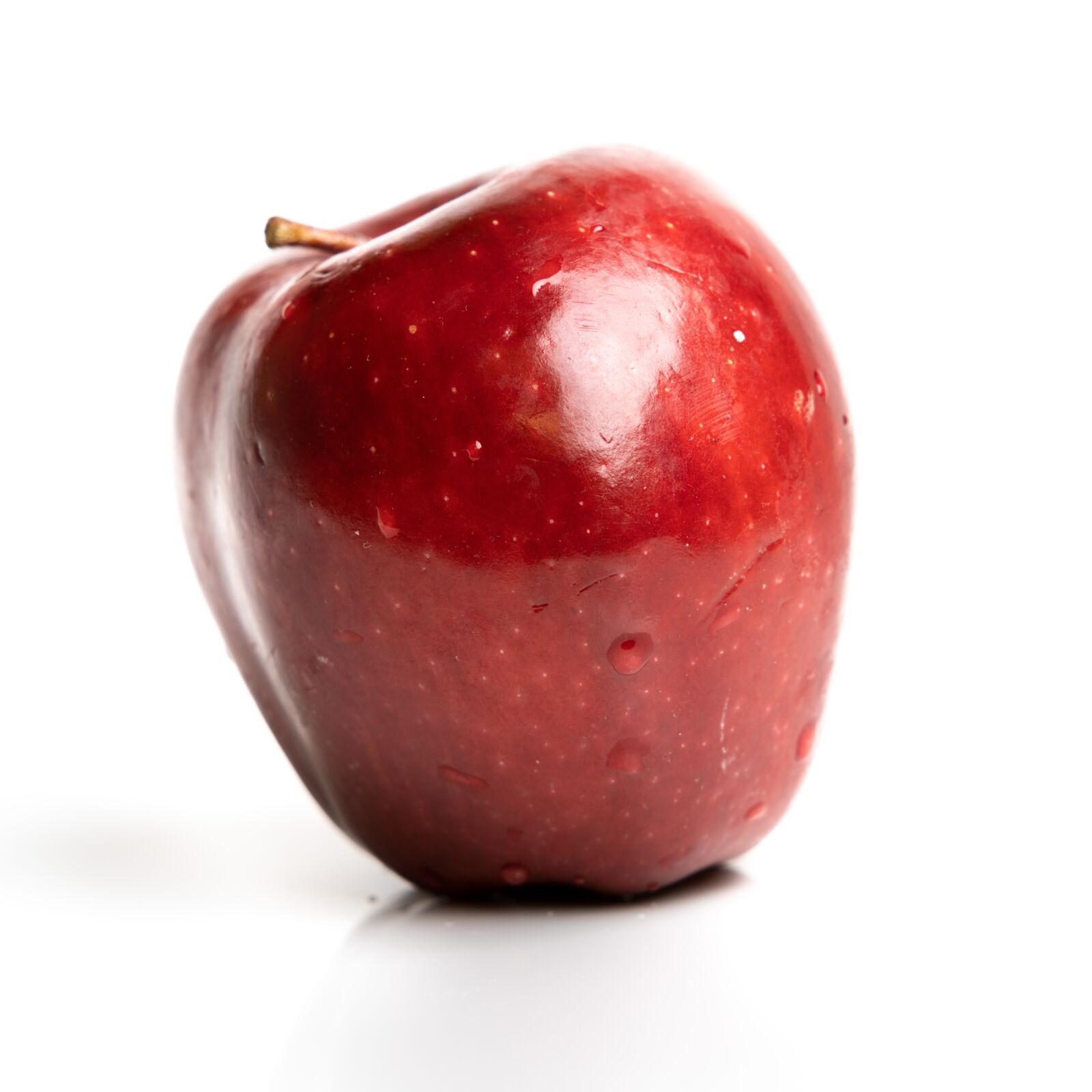 Sony a7R IV sample photo. Apple, red apple, food photography