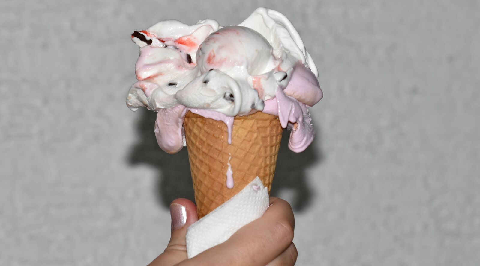 Nikon D5500 sample photo. Cornet, hand, ice cream photography