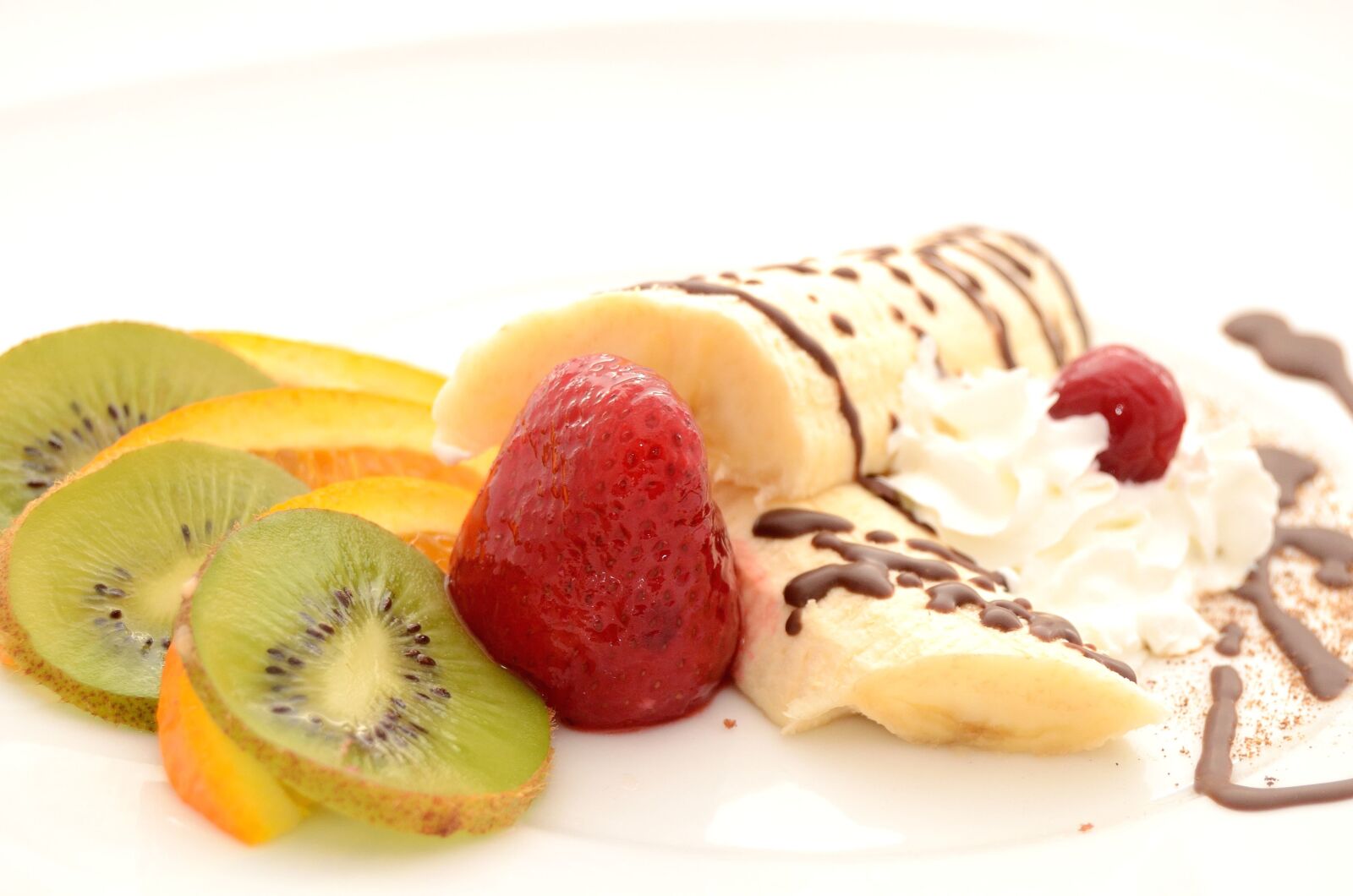 Nikon D5100 sample photo. Food, diet, strawberry, kiwi photography