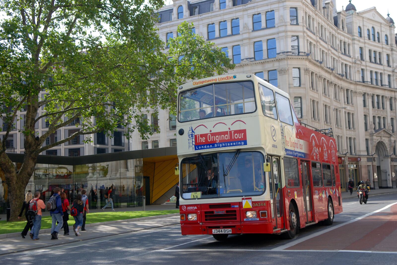 Nikon D80 sample photo. Car, london, palace photography