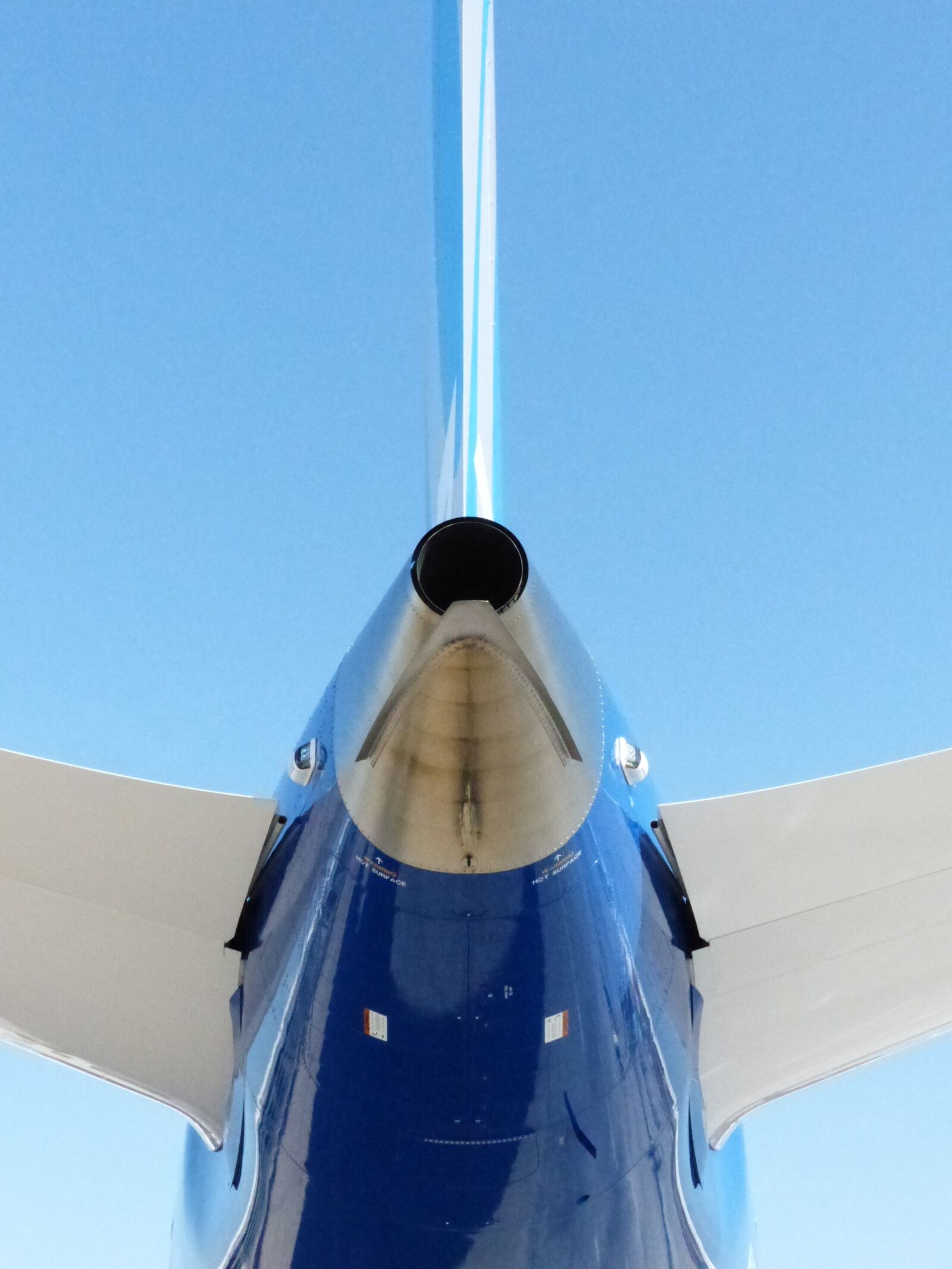 Panasonic Lumix DMC-FZ200 sample photo. Aircraft, fuselage, aviation photography
