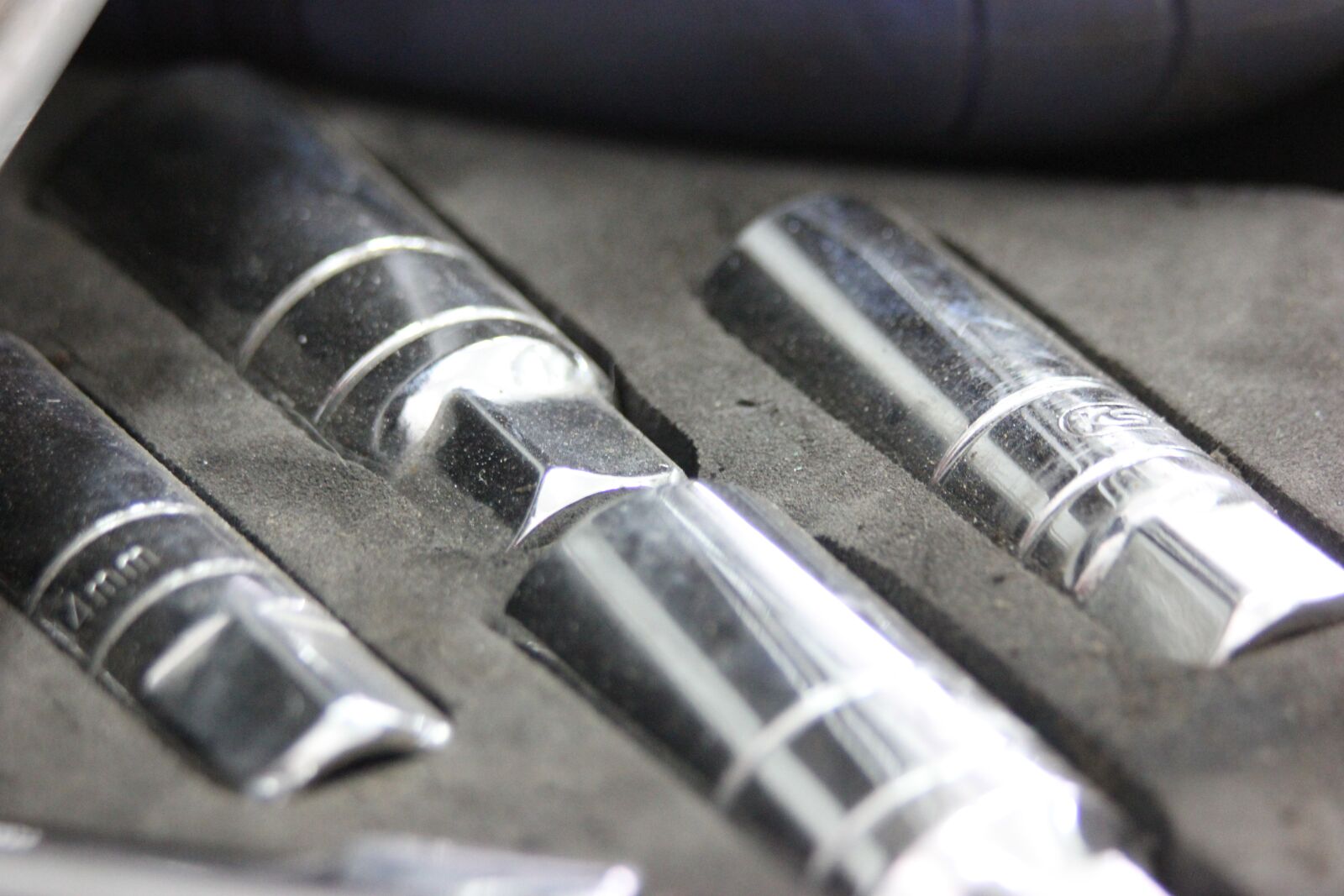 Canon EOS 550D (EOS Rebel T2i / EOS Kiss X4) sample photo. Tool, socket wrenches, motor photography