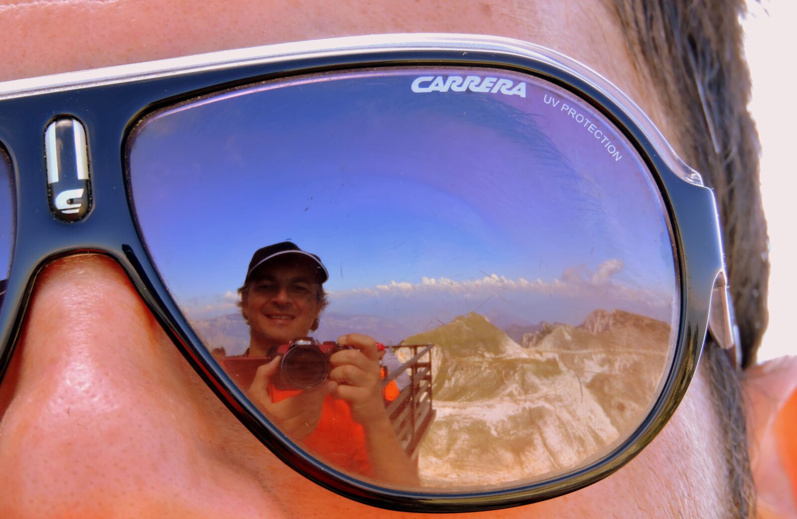 Nikon Coolpix P600 sample photo. Glasses, mirror, selfie photography