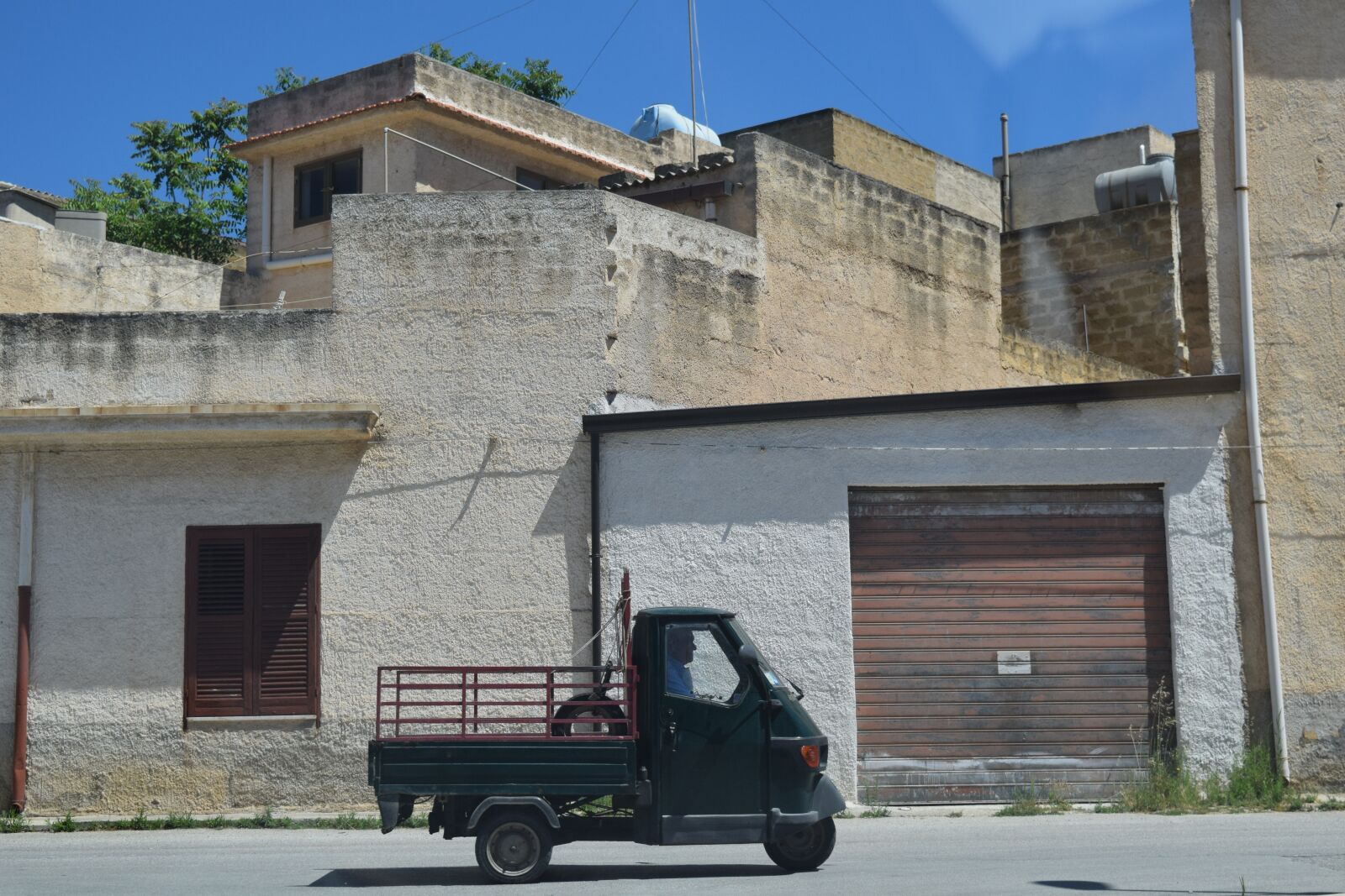 Nikon D3300 sample photo. Tricycle, piaggio, mediterranean photography