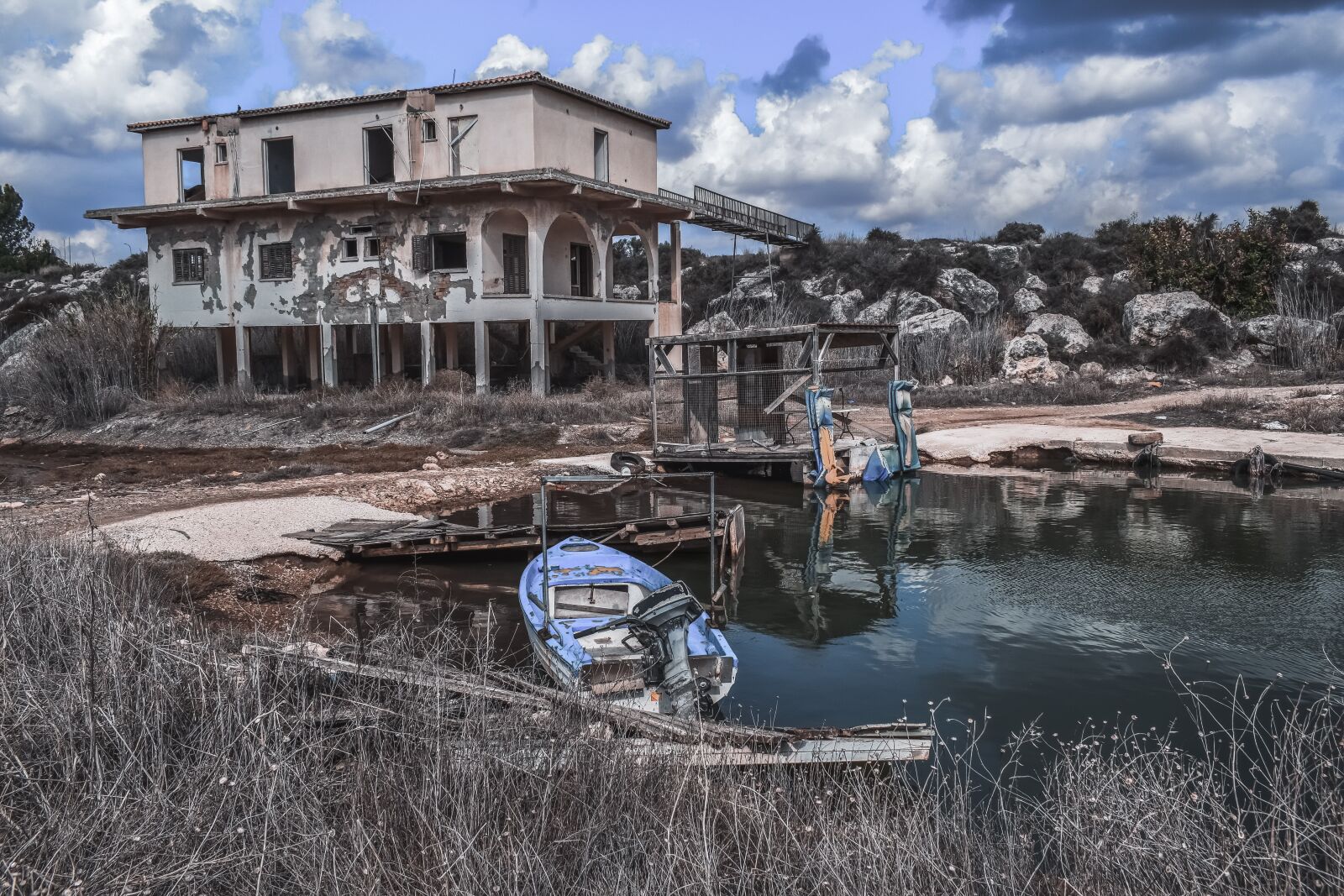 Nikon D3300 sample photo. House, abandoned, building photography
