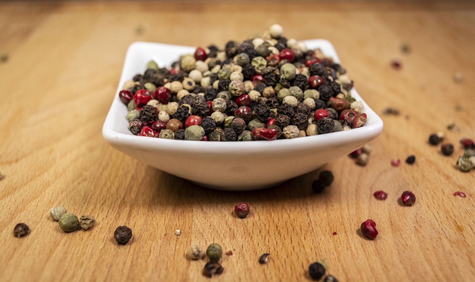Nikon D5200 sample photo. Pepper, spice, sharp photography