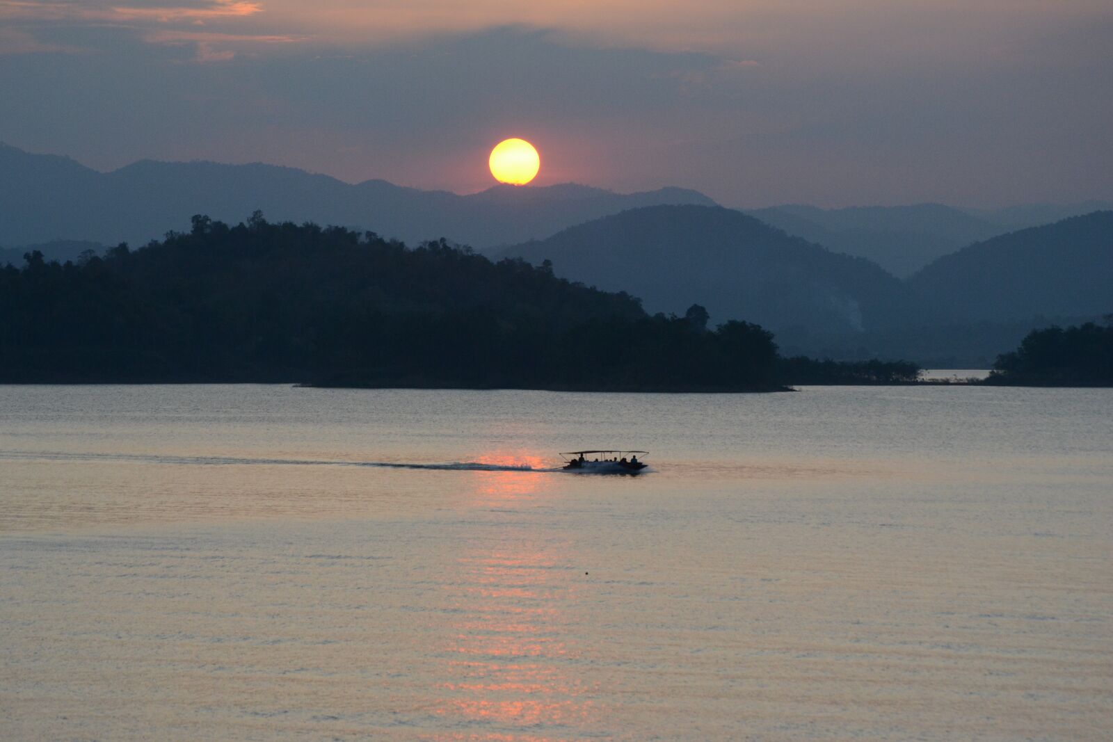 Nikon D3100 sample photo. Thailand, wall, sunset photography