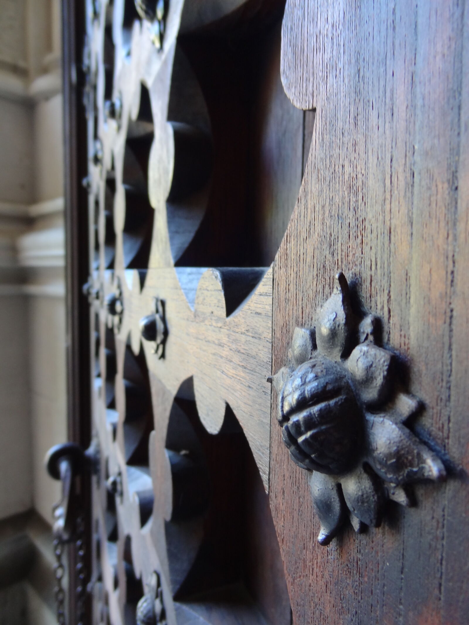Sony Cyber-shot DSC-HX9V sample photo. Door, wood photography