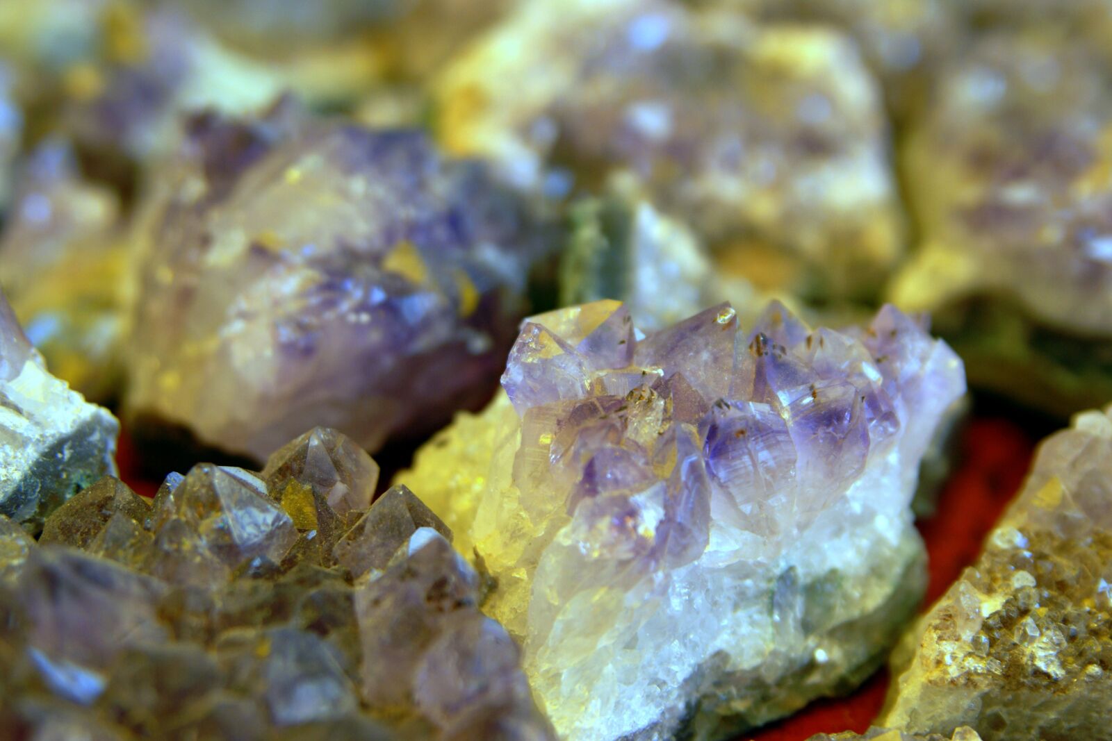 Sony Alpha DSLR-A350 sample photo. Mineral, amethyst, jewelry photography