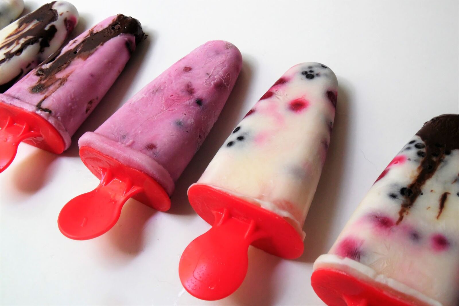 Samsung WB110/  WB111 sample photo. Ice, ice cream, summer photography