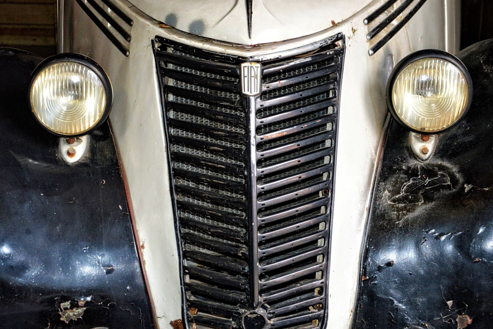 Nikon D3200 sample photo. Car front, grille, spotlight photography