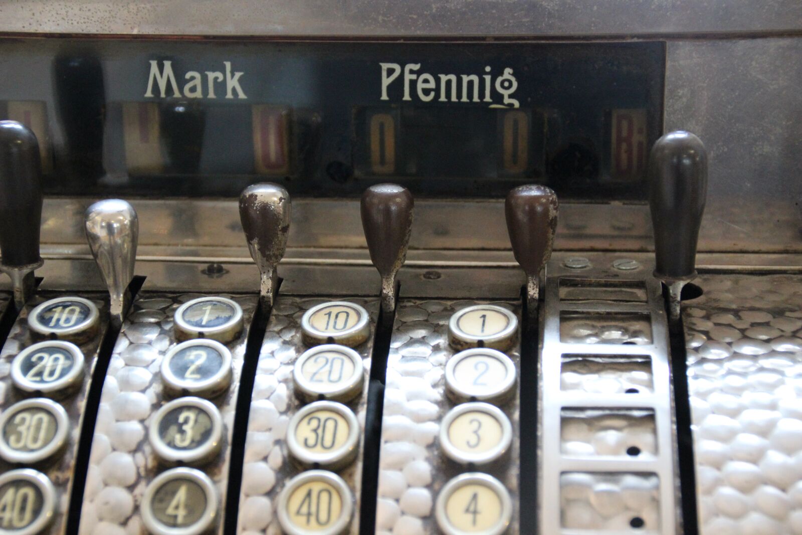 Canon EOS 600D (Rebel EOS T3i / EOS Kiss X5) sample photo. Cash machines, deutsche mark photography