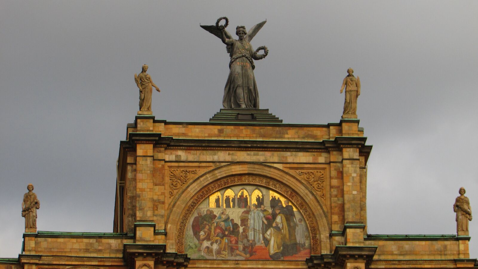 Canon PowerShot SX400 IS sample photo. Greek, goddess of victory photography