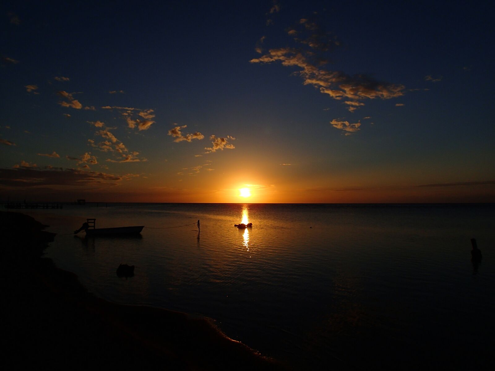 Olympus TG-2 sample photo. Sunset, roatan, boat photography