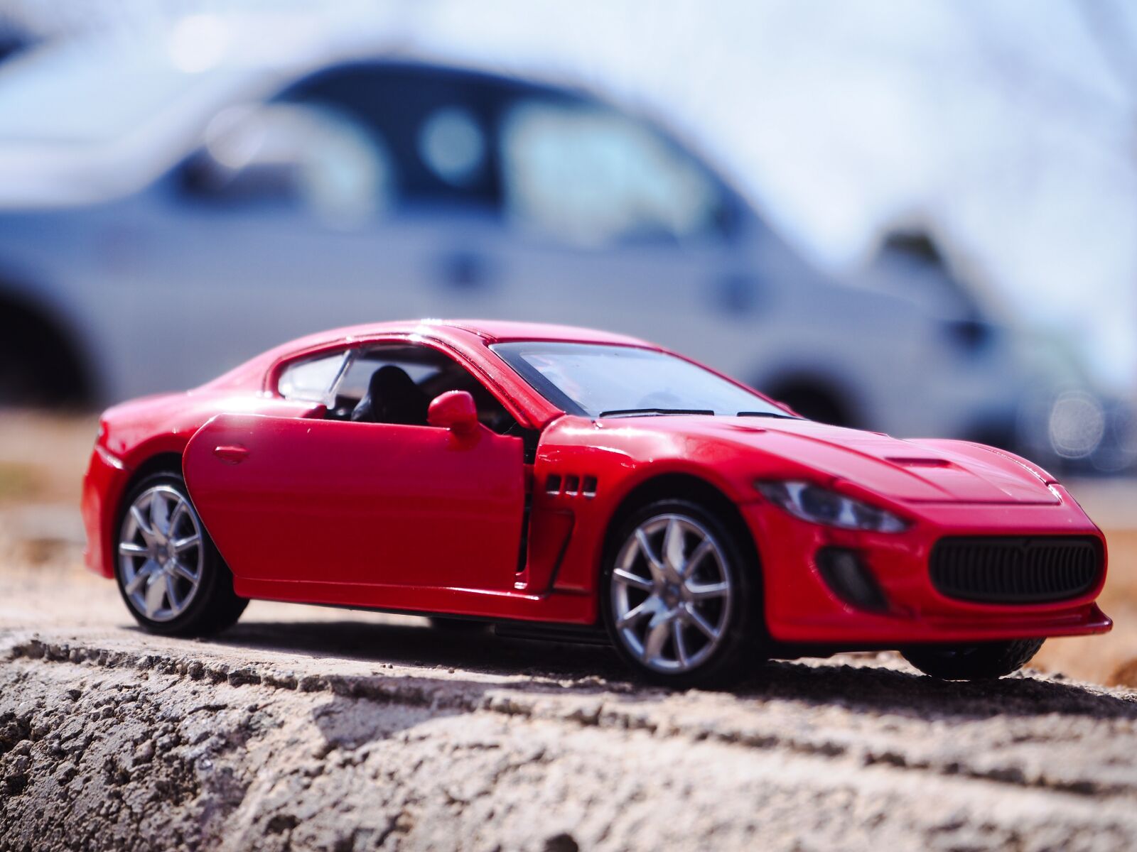Olympus OM-D E-M10 II sample photo. Car, macro, auto photography