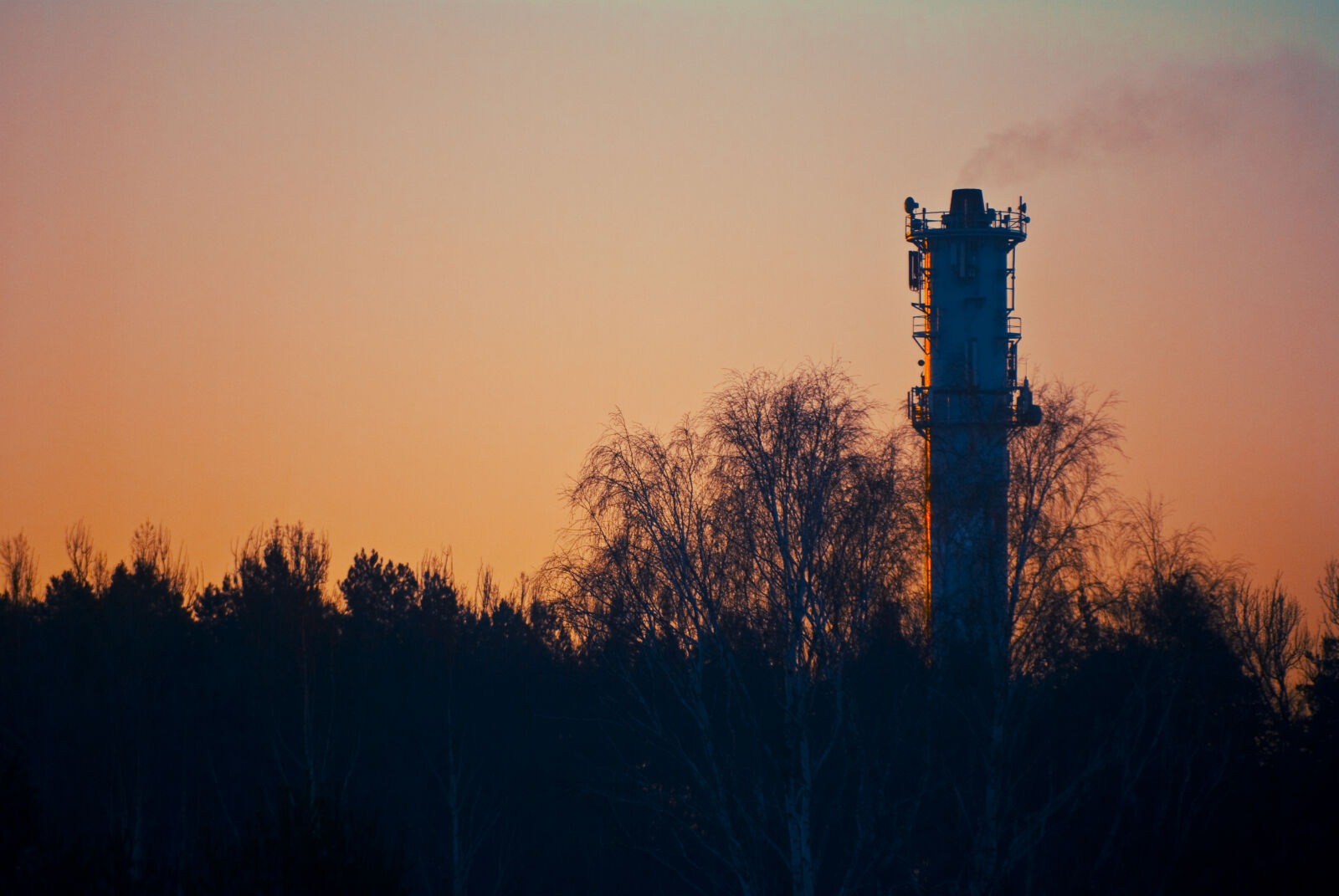 Nikon D60 sample photo. Chimney, sky, sun, sunrise photography
