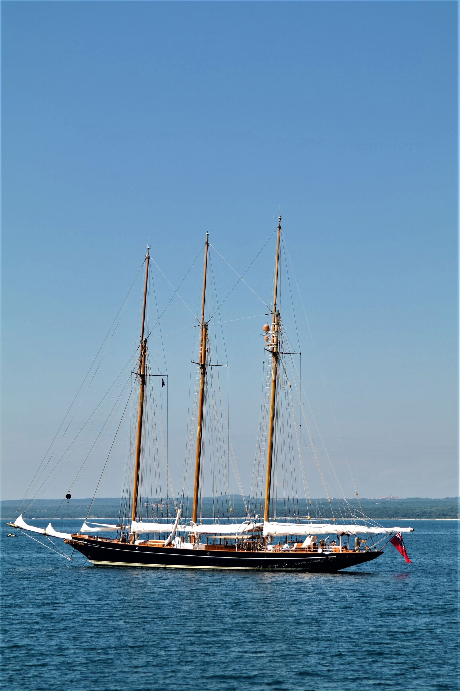Samsung NX30 + NX 18-55mm F3.5-5.6 sample photo. Sailing vessel, sea, pirates photography