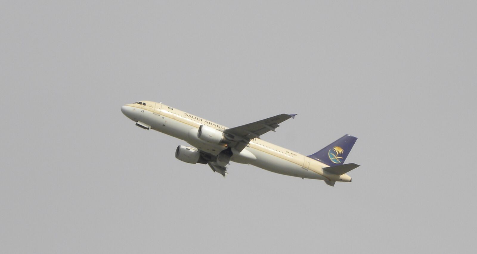 Nikon Coolpix P90 sample photo. Airport, aircraft, take off photography