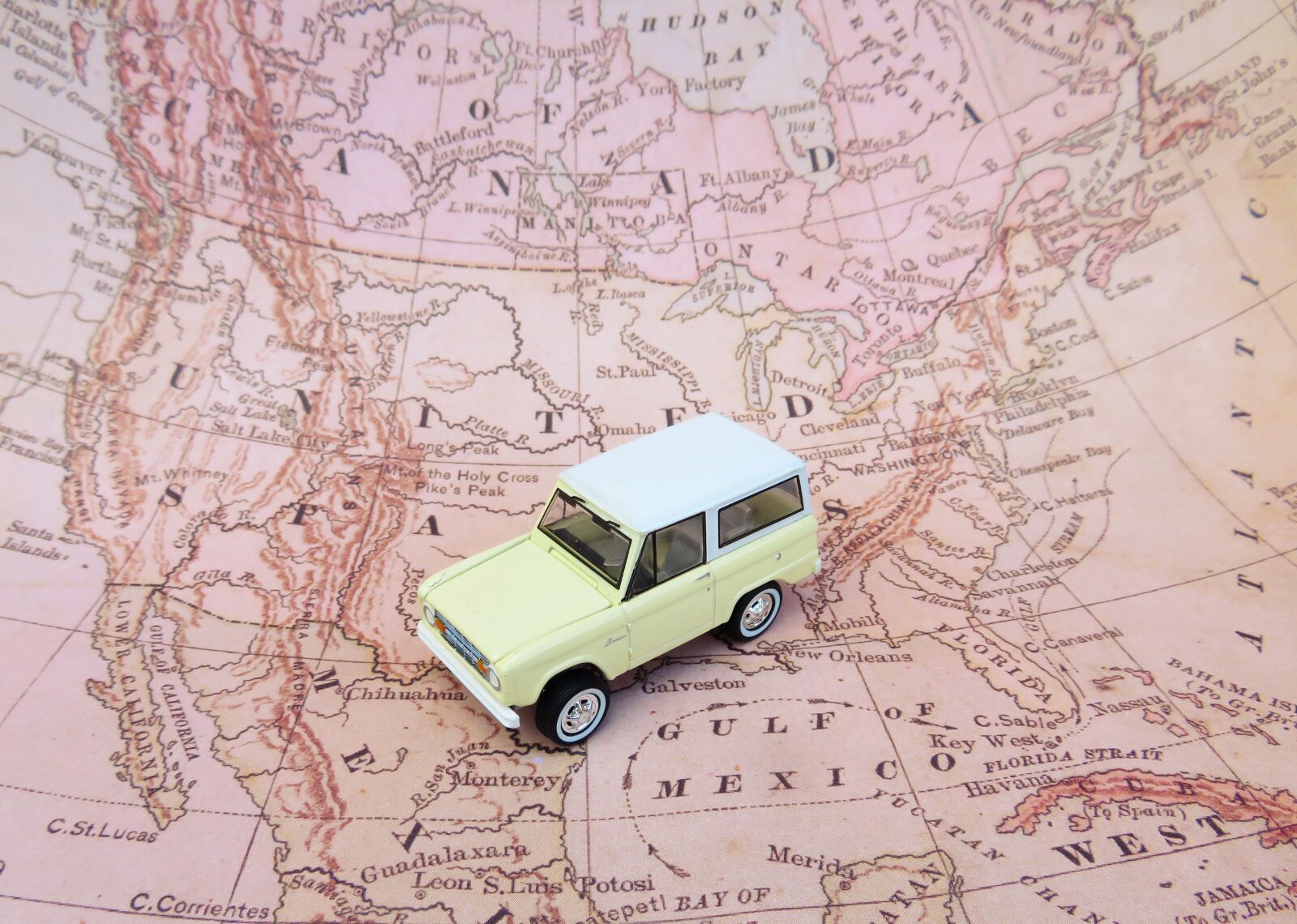 4.3 - 172.0 mm sample photo. Map, car, toy photography