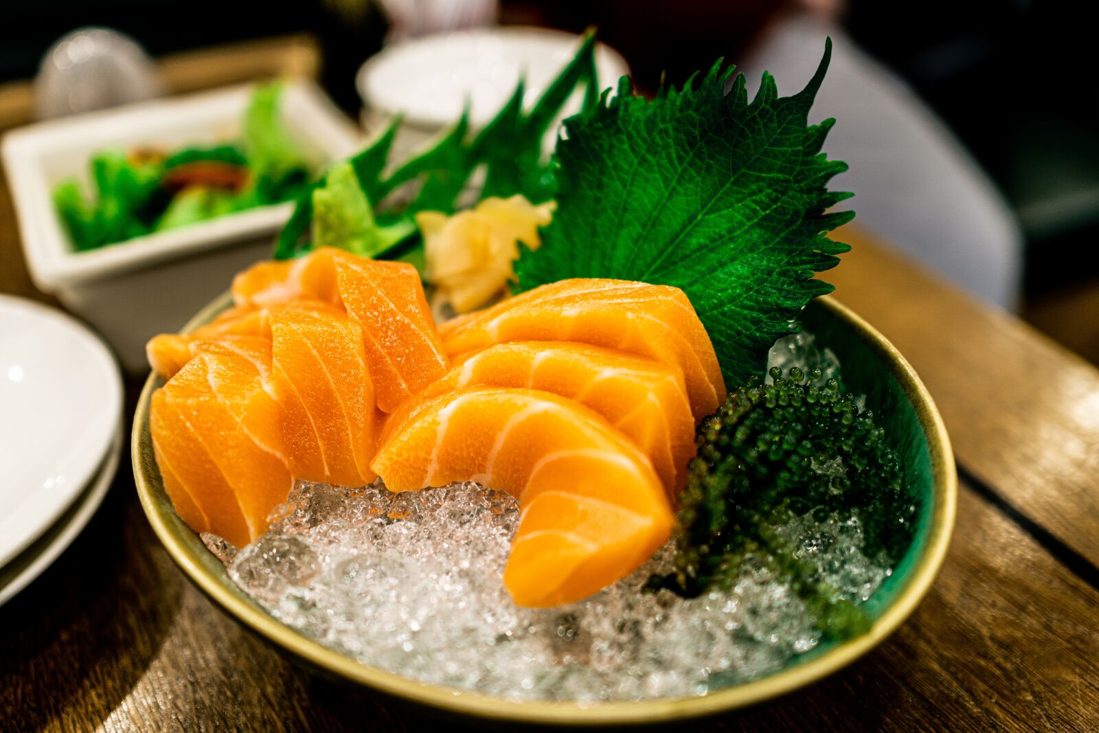Sony Sonnar T* E 24mm F1.8 ZA sample photo. Food, sashimi, salmon photography