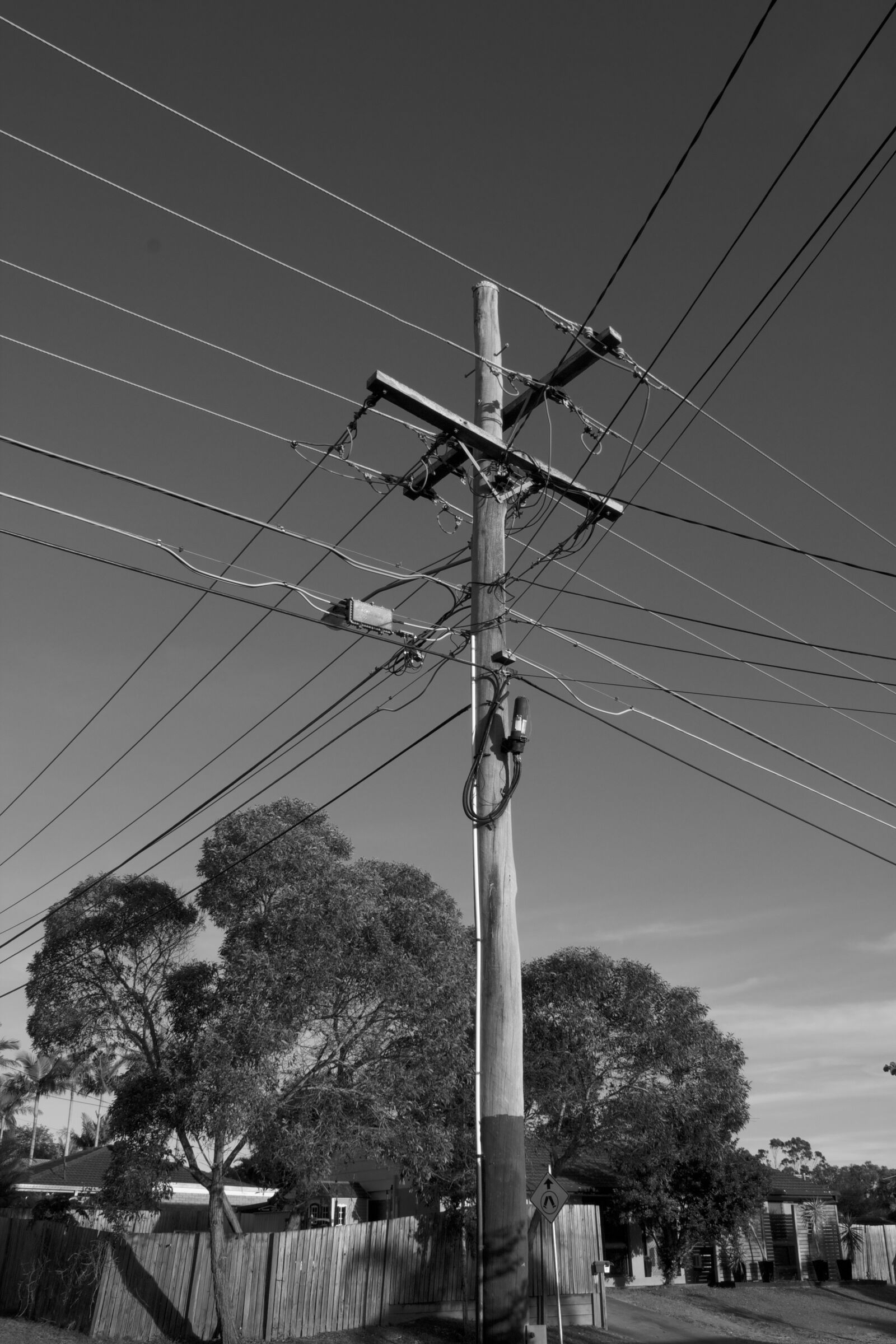 Canon EOS 600D (Rebel EOS T3i / EOS Kiss X5) sample photo. Urban, power, infrastructure photography