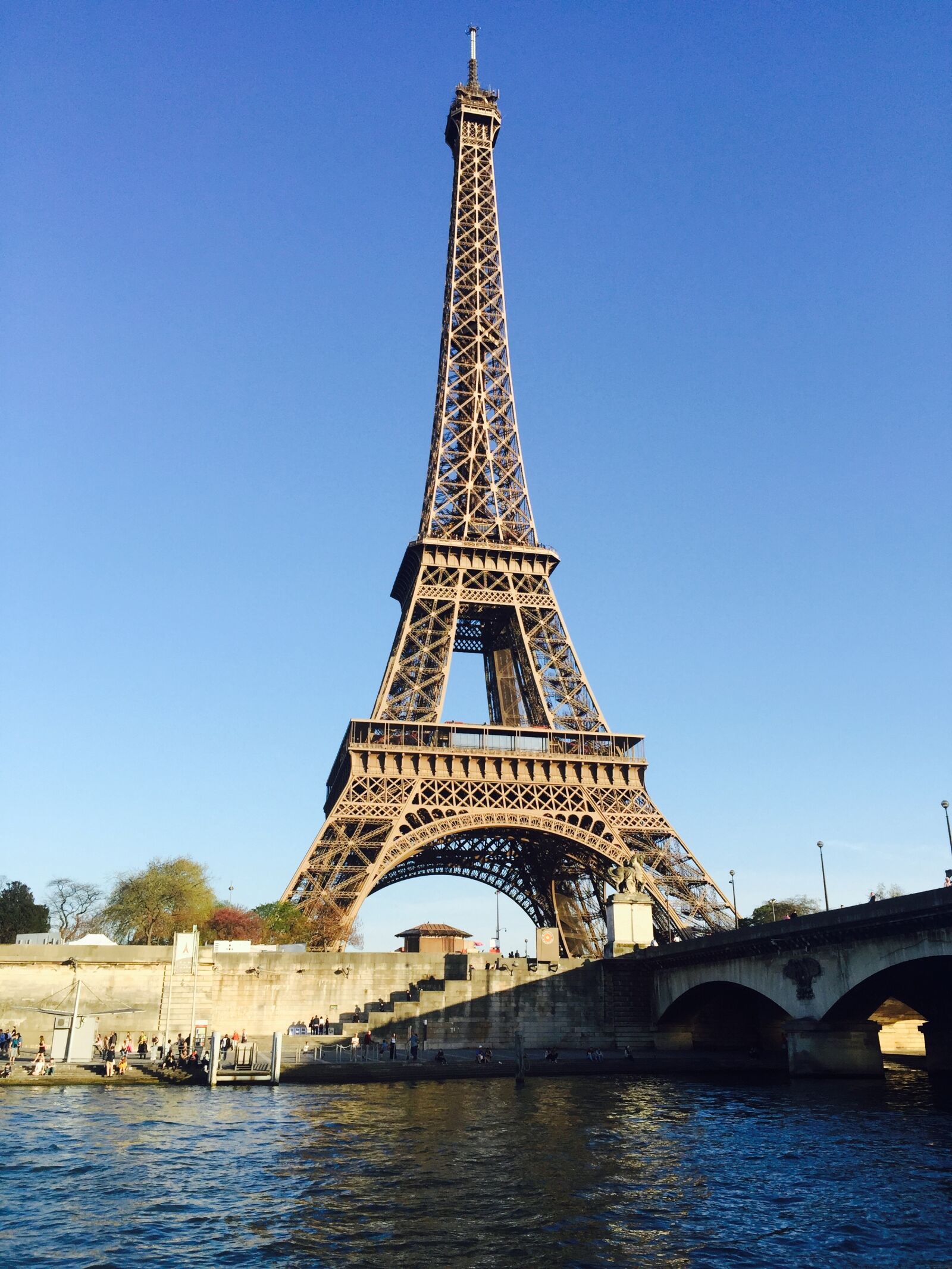iPhone 6 Plus back camera 4.15mm f/2.2 sample photo. Architecture, travel, river photography