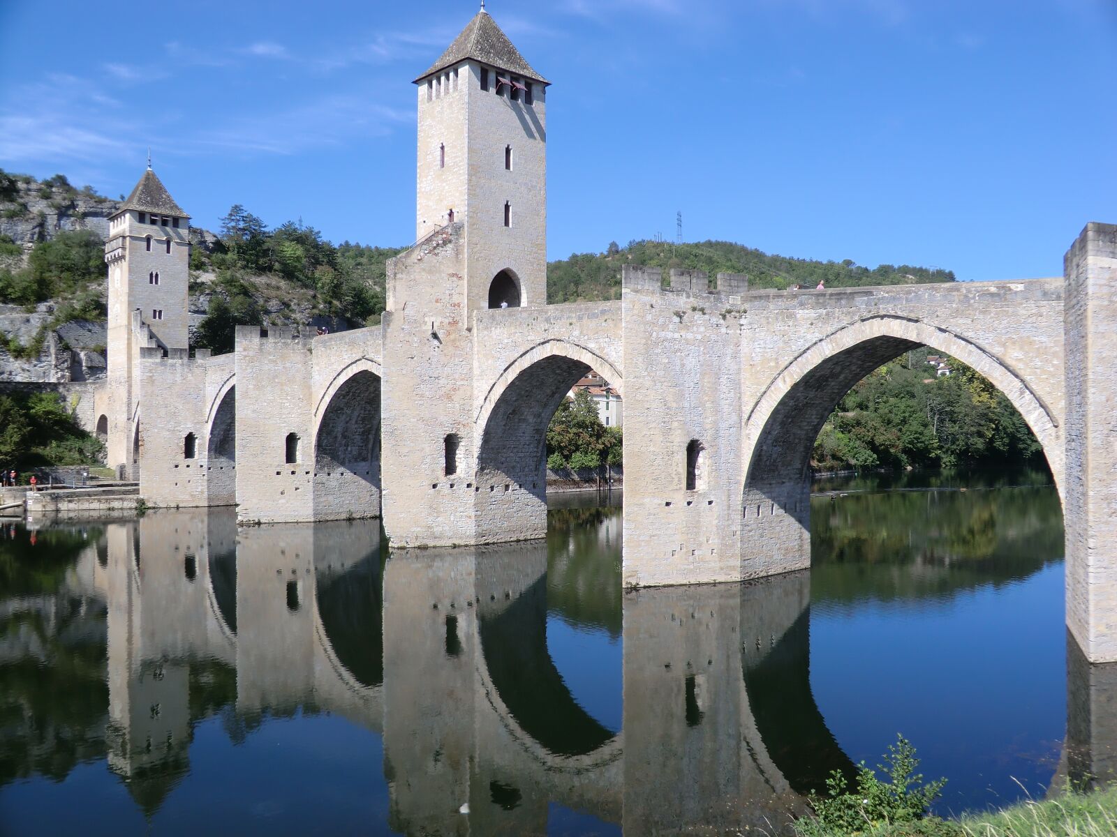 CASIO EX-H5 sample photo. Arches, france, french photography