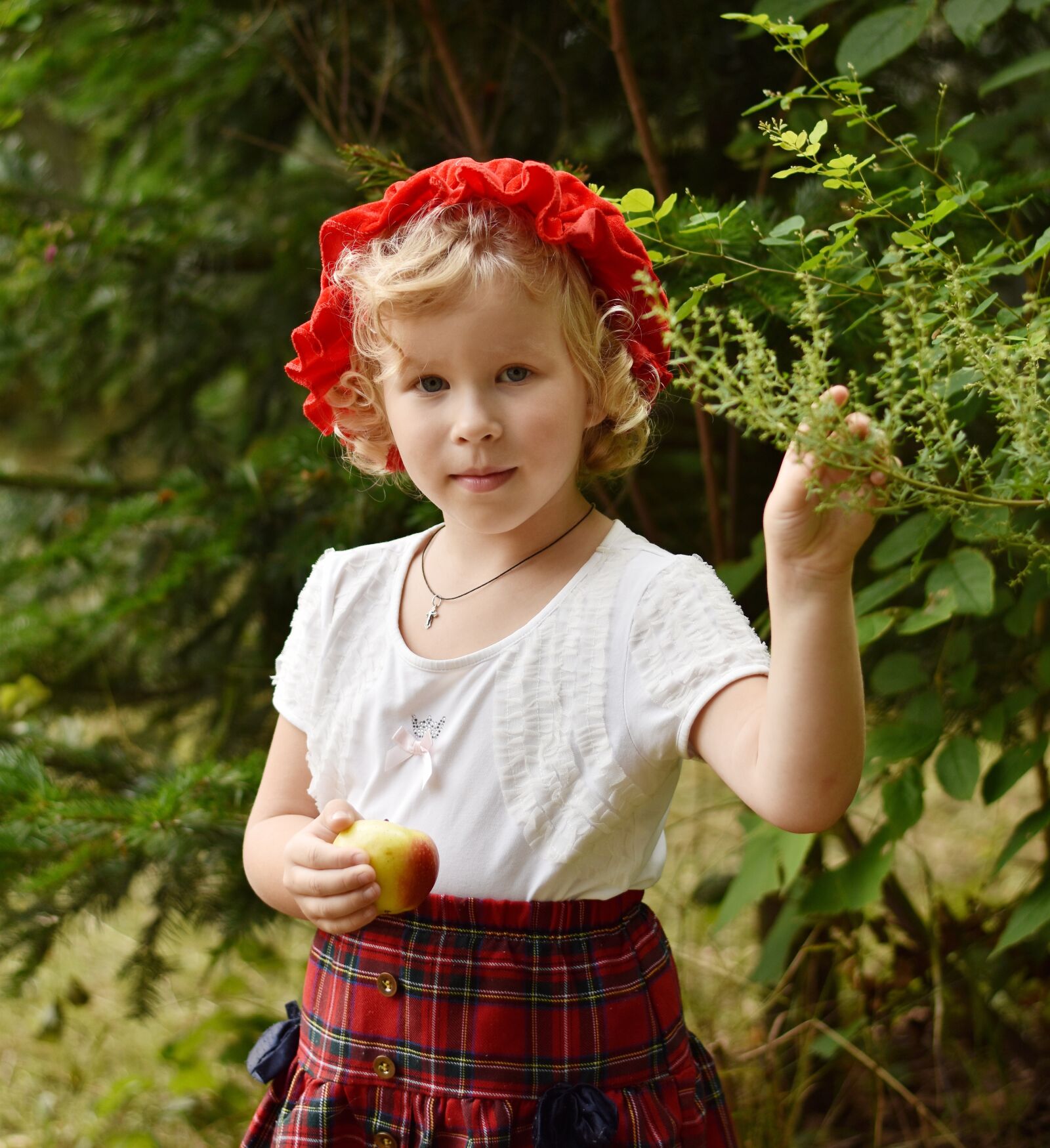 Nikon D5600 sample photo. Sweet daughter, little red photography