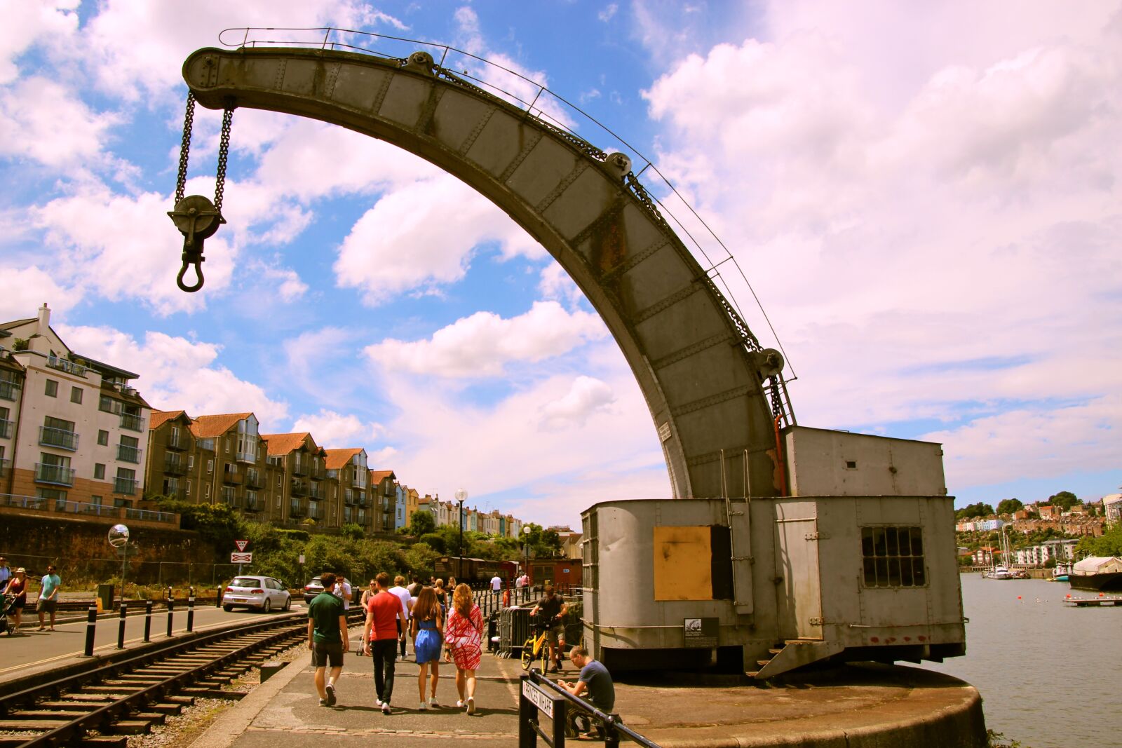 Canon EOS 700D (EOS Rebel T5i / EOS Kiss X7i) sample photo. Crane, vintage, equipment photography