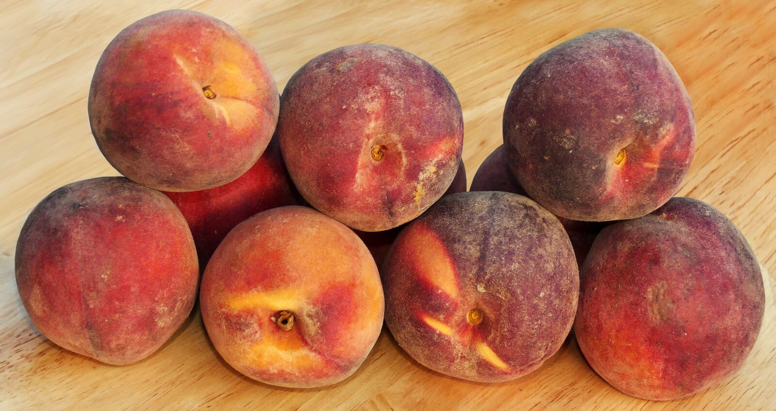 Panasonic Lumix DMC-FZ1000 sample photo. Peach, round peach, stone photography