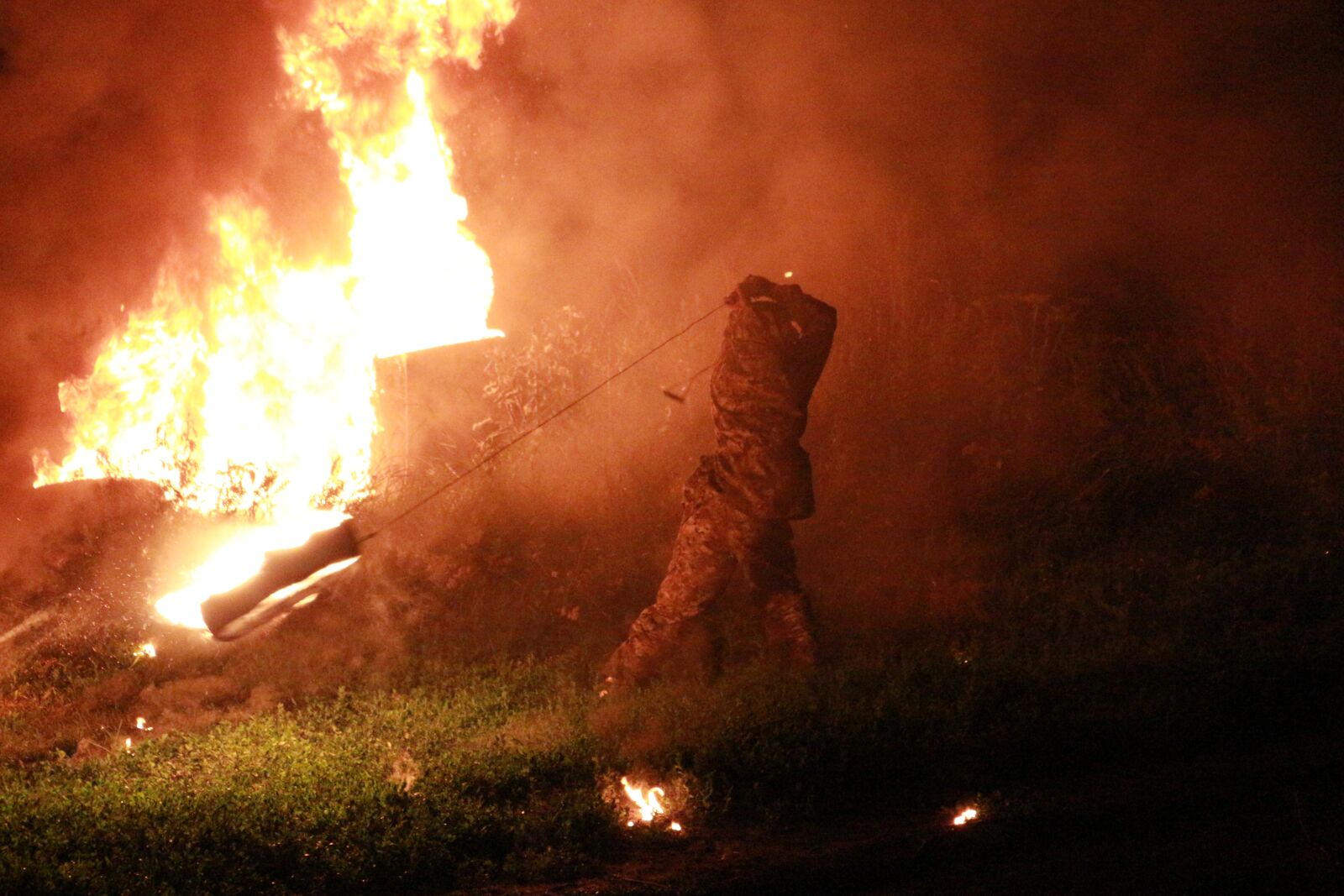 Canon EOS 650D (EOS Rebel T4i / EOS Kiss X6i) sample photo. Fire, extreme, burn photography