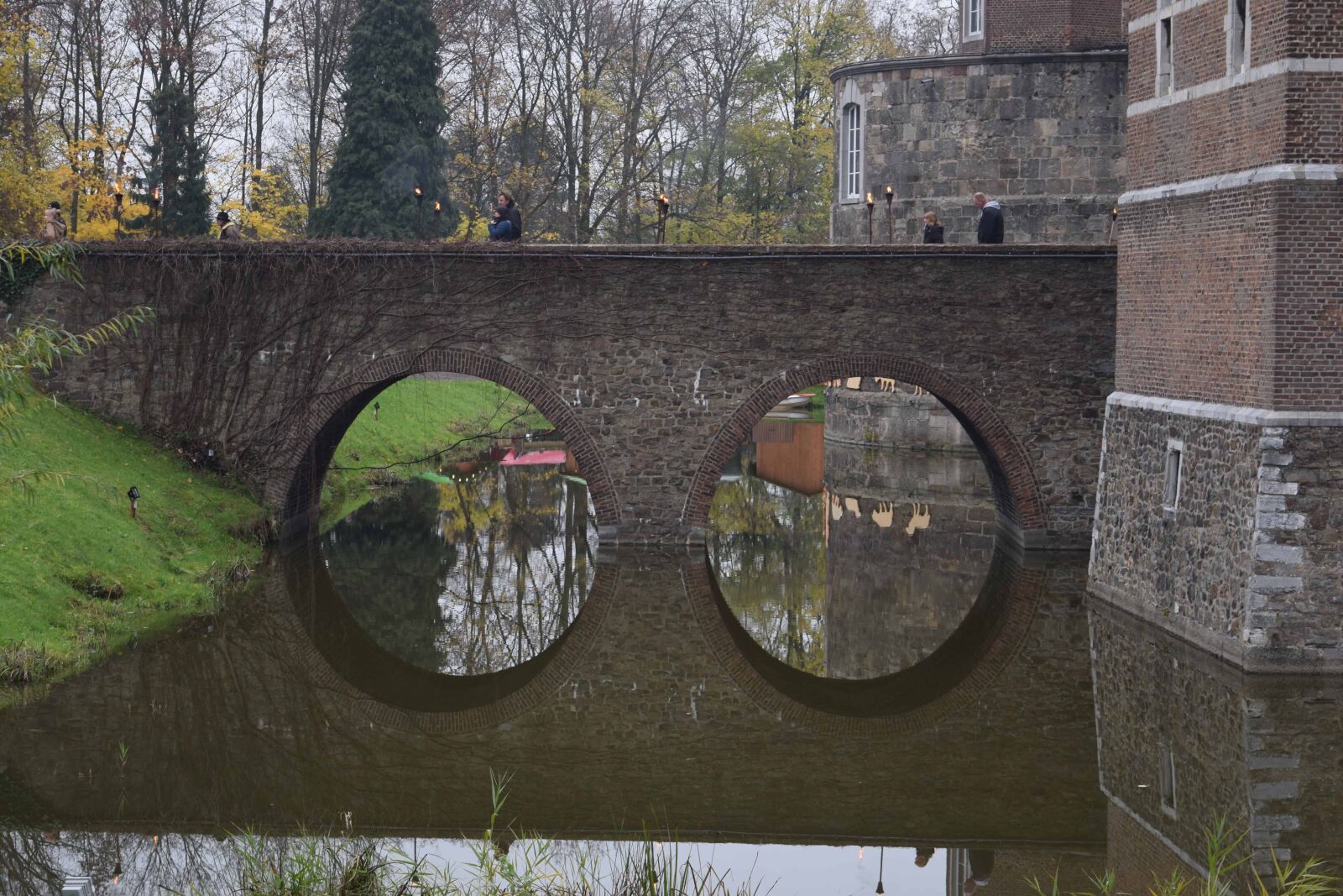 Nikon D3300 sample photo. Old, bridge, viaduct, window photography