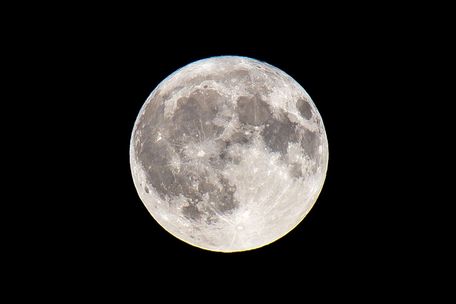 Canon EOS 6D + Canon EF 70-200mm F4L USM sample photo. Moon, full moon, maan photography