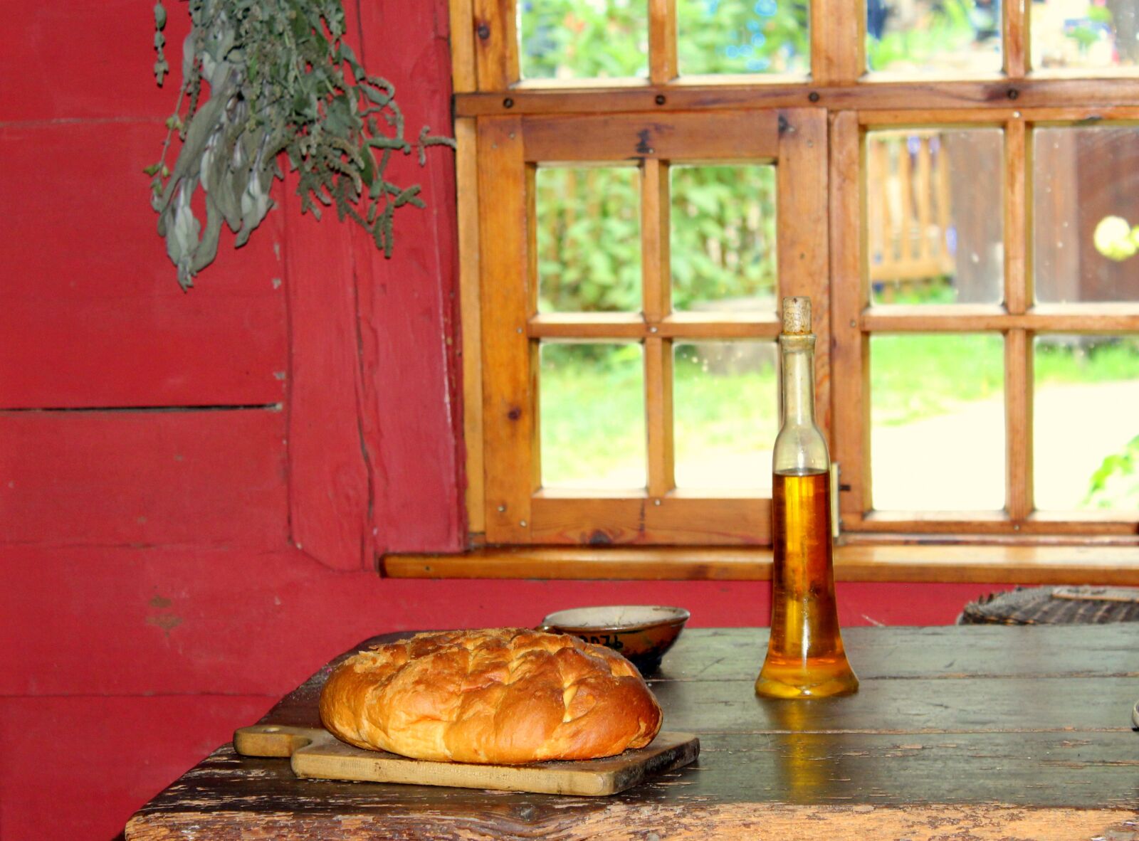 Canon EOS 1200D (EOS Rebel T5 / EOS Kiss X70 / EOS Hi) sample photo. Bread, cottage, house photography