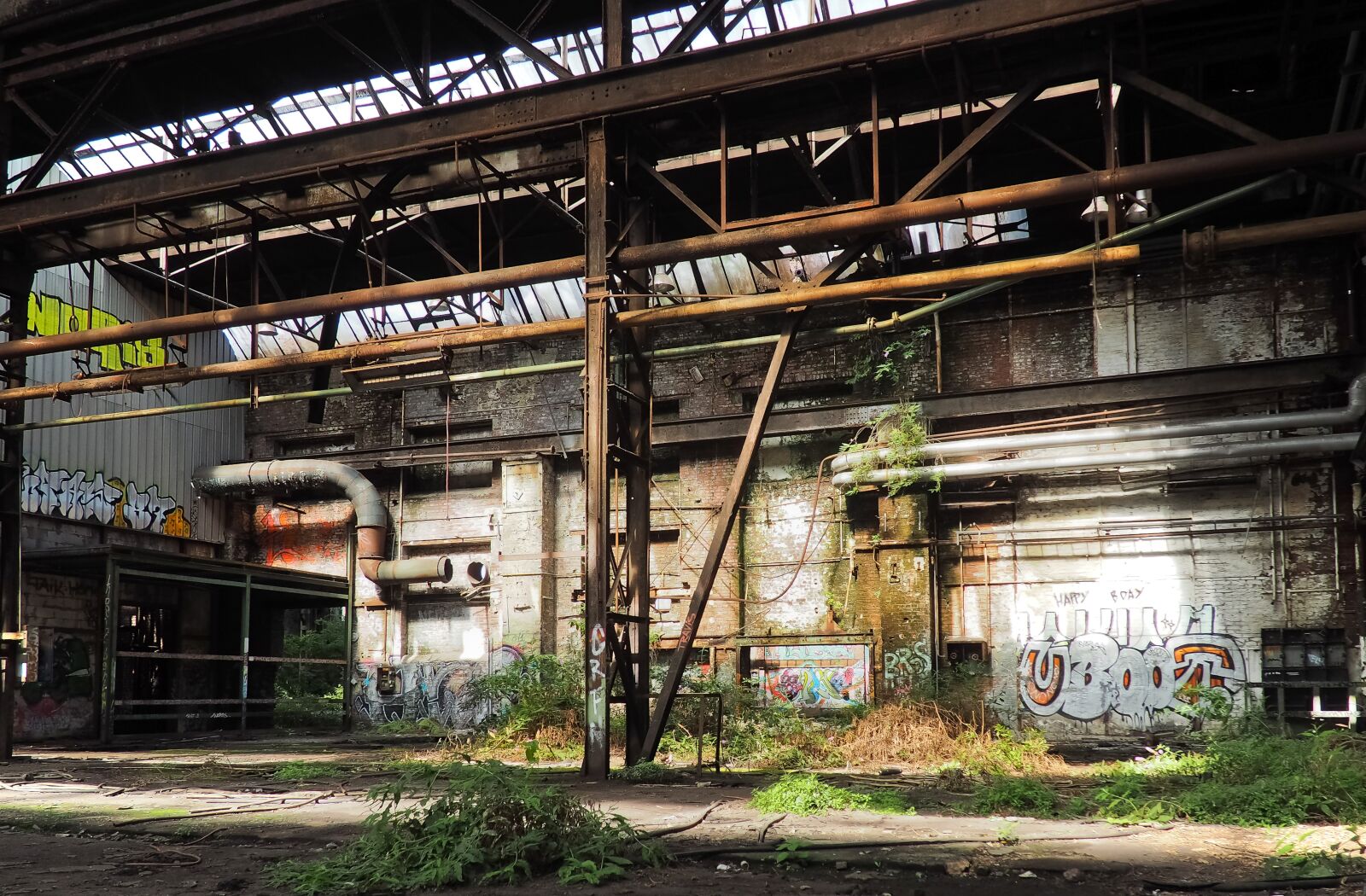 Olympus OM-D E-M10 sample photo. Lost places, rooms, abandoned photography