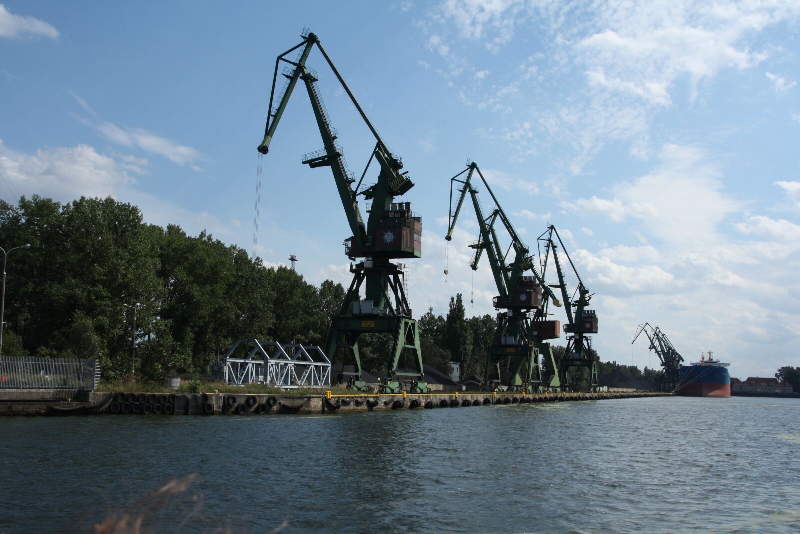 Canon EOS 1000D (EOS Digital Rebel XS / EOS Kiss F) sample photo. Gda sk, boatyard, the photography