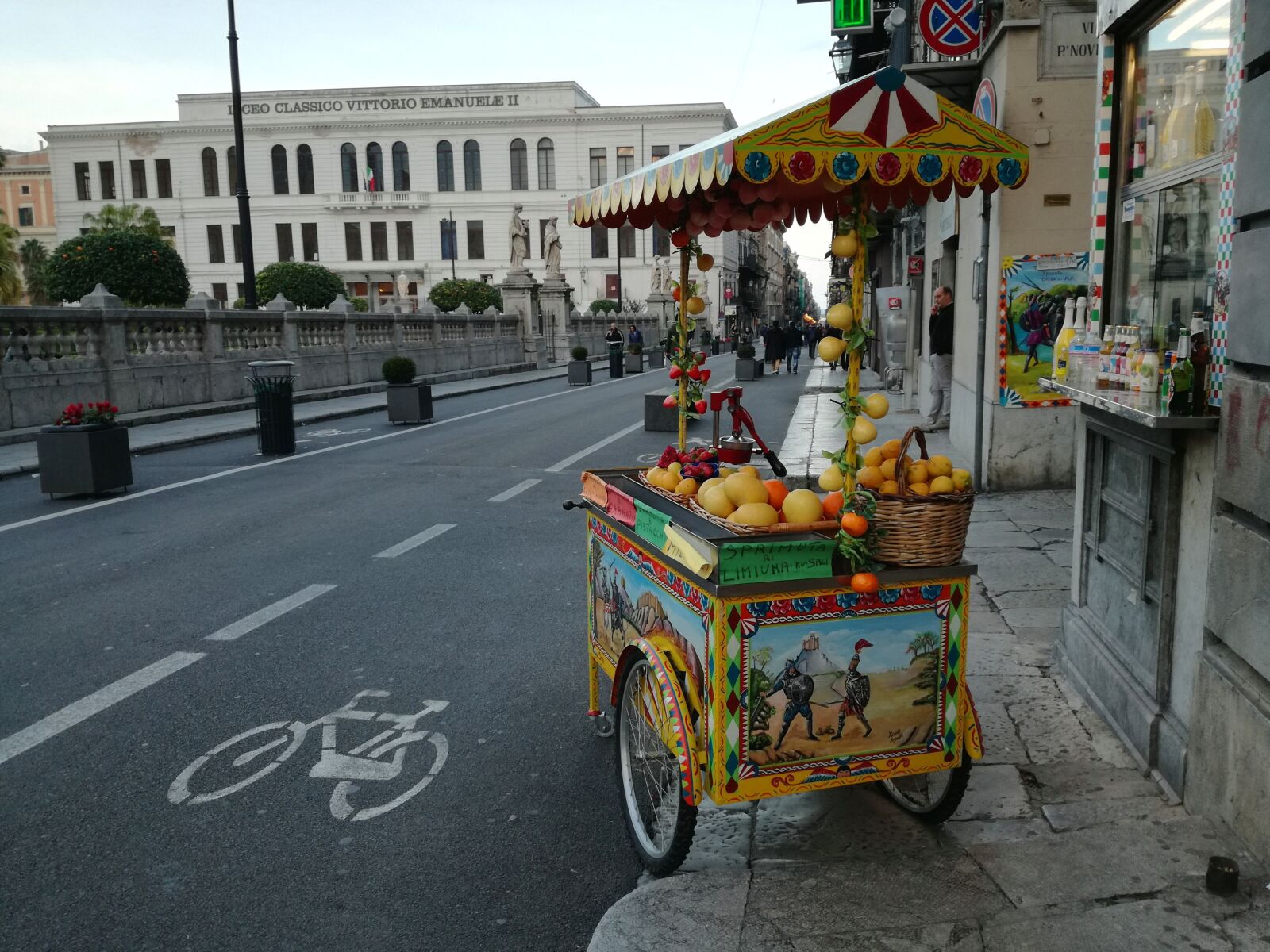 HUAWEI P9 LITE sample photo. Palermo, citrus fruits, stall photography