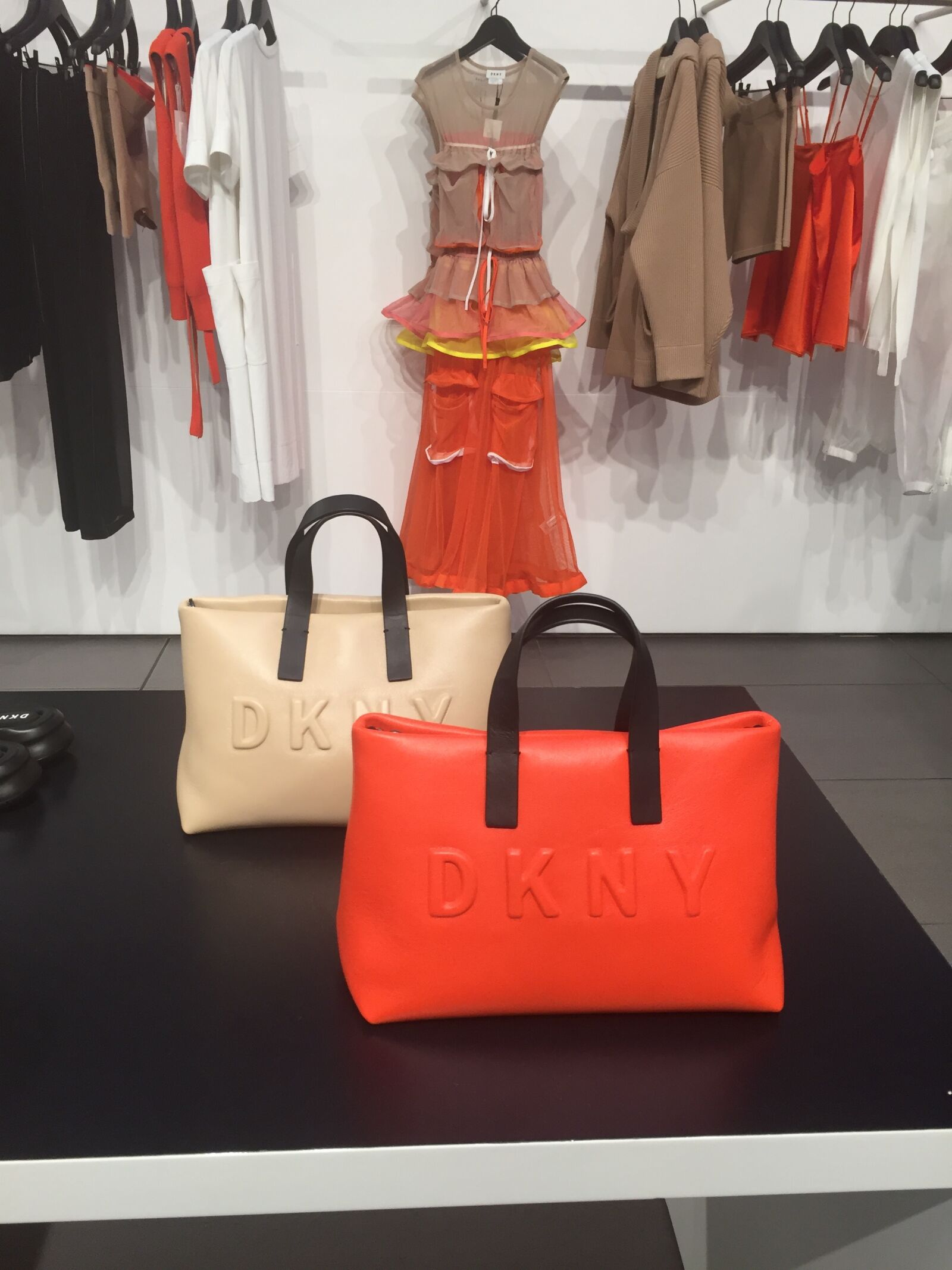 iPhone 6 back camera 4.15mm f/2.2 sample photo. Accessories, bag, bags, beige photography