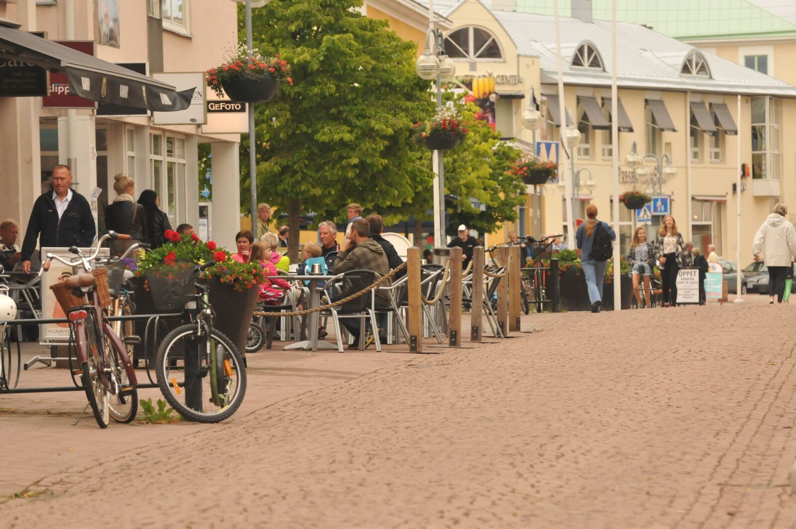 Nikon D300S sample photo. Café, street, vacation photography