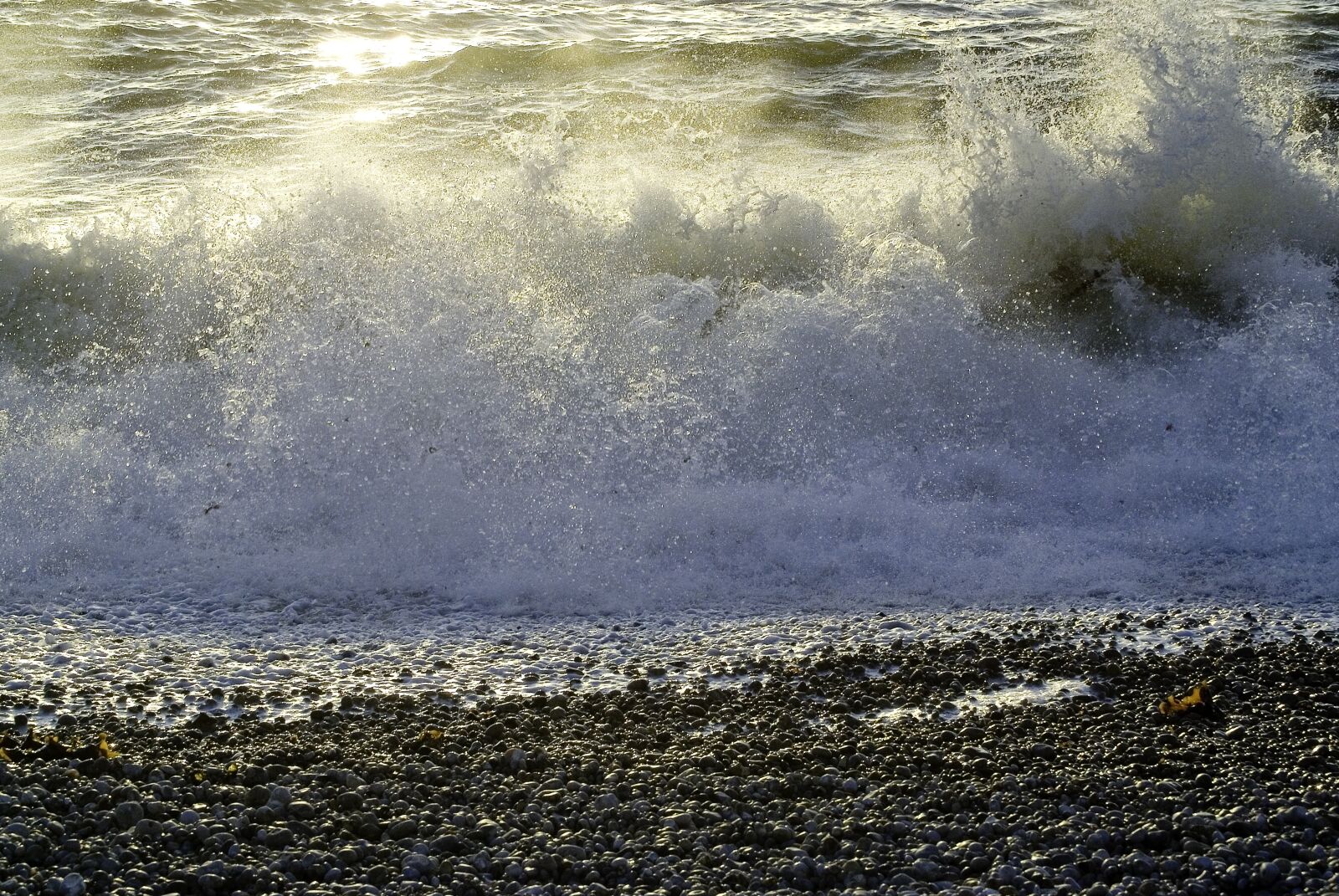 Fujifilm FinePix S3 Pro sample photo. Seas, waves, twilight photography