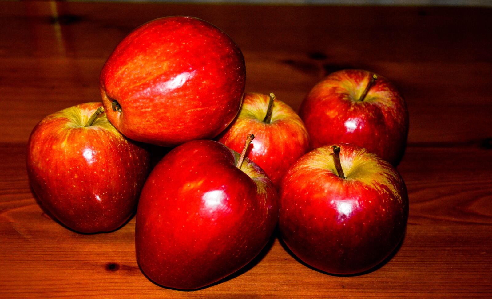 Nikon D3200 sample photo. Red apple, fruit season photography