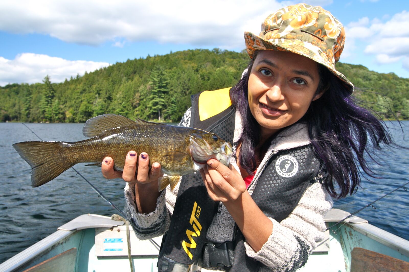 Canon EOS 1000D (EOS Digital Rebel XS / EOS Kiss F) sample photo. Fishing, bass, ontario photography