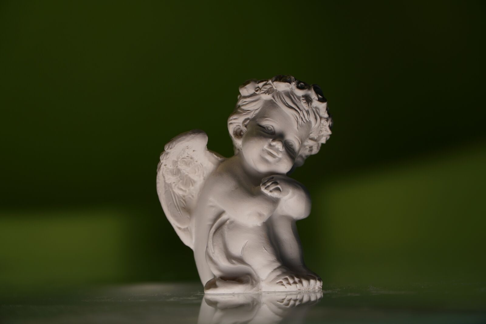 Sony a6300 + Sony E PZ 18-105mm F4 G OSS sample photo. Angel, the figurine, sculpture photography