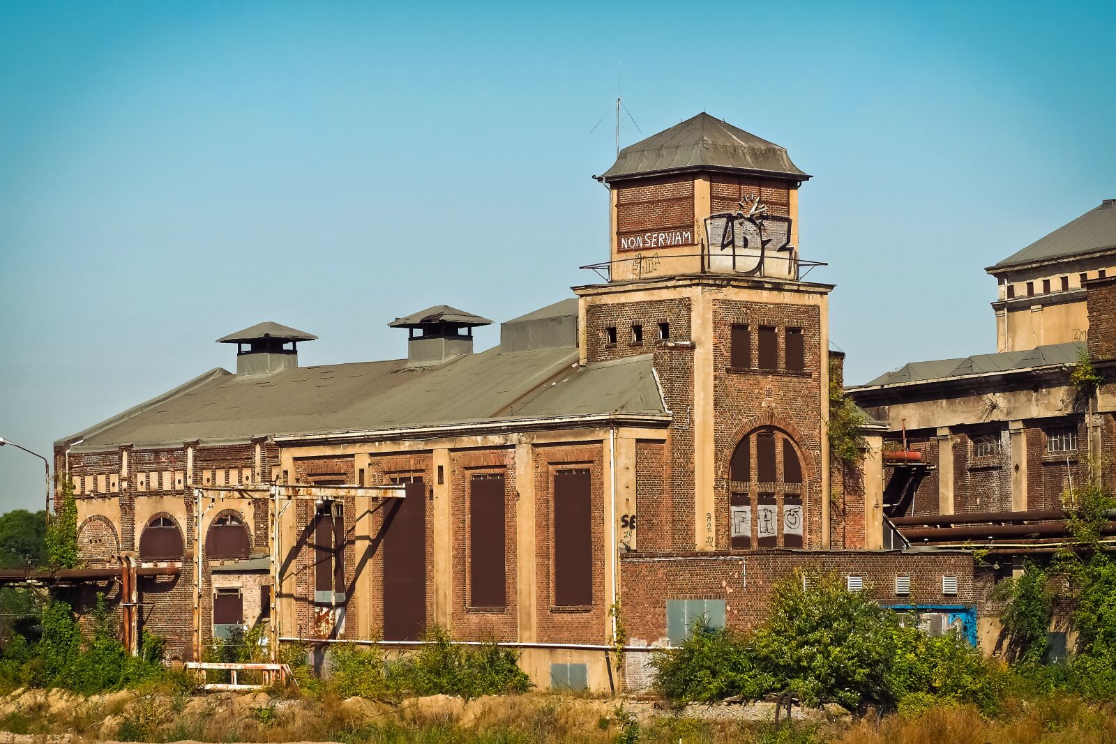 Olympus OM-D E-M10 sample photo. Architecture, factory, old factory photography