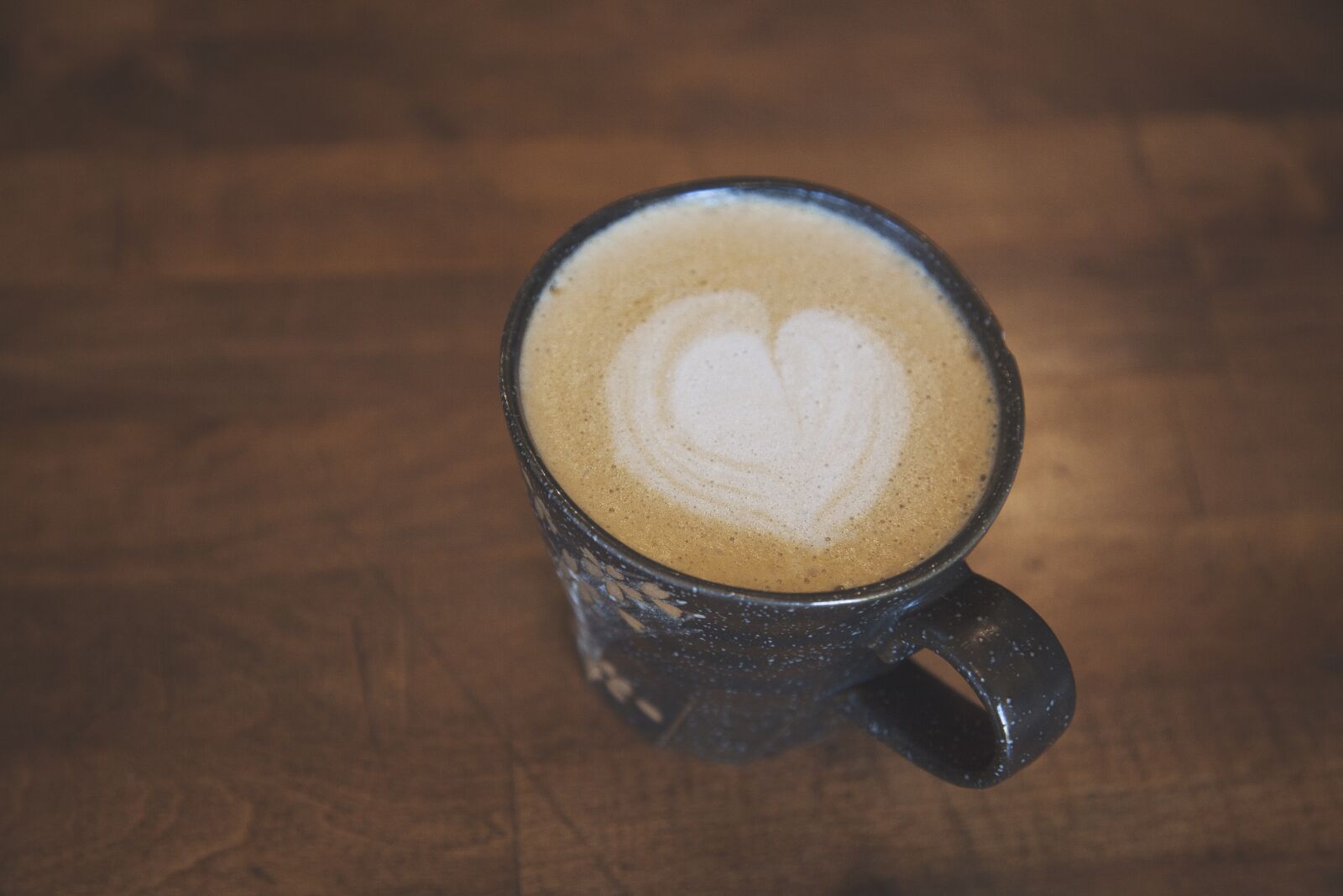 Canon EOS 5D Mark II sample photo. Coffee, heart, warm photography