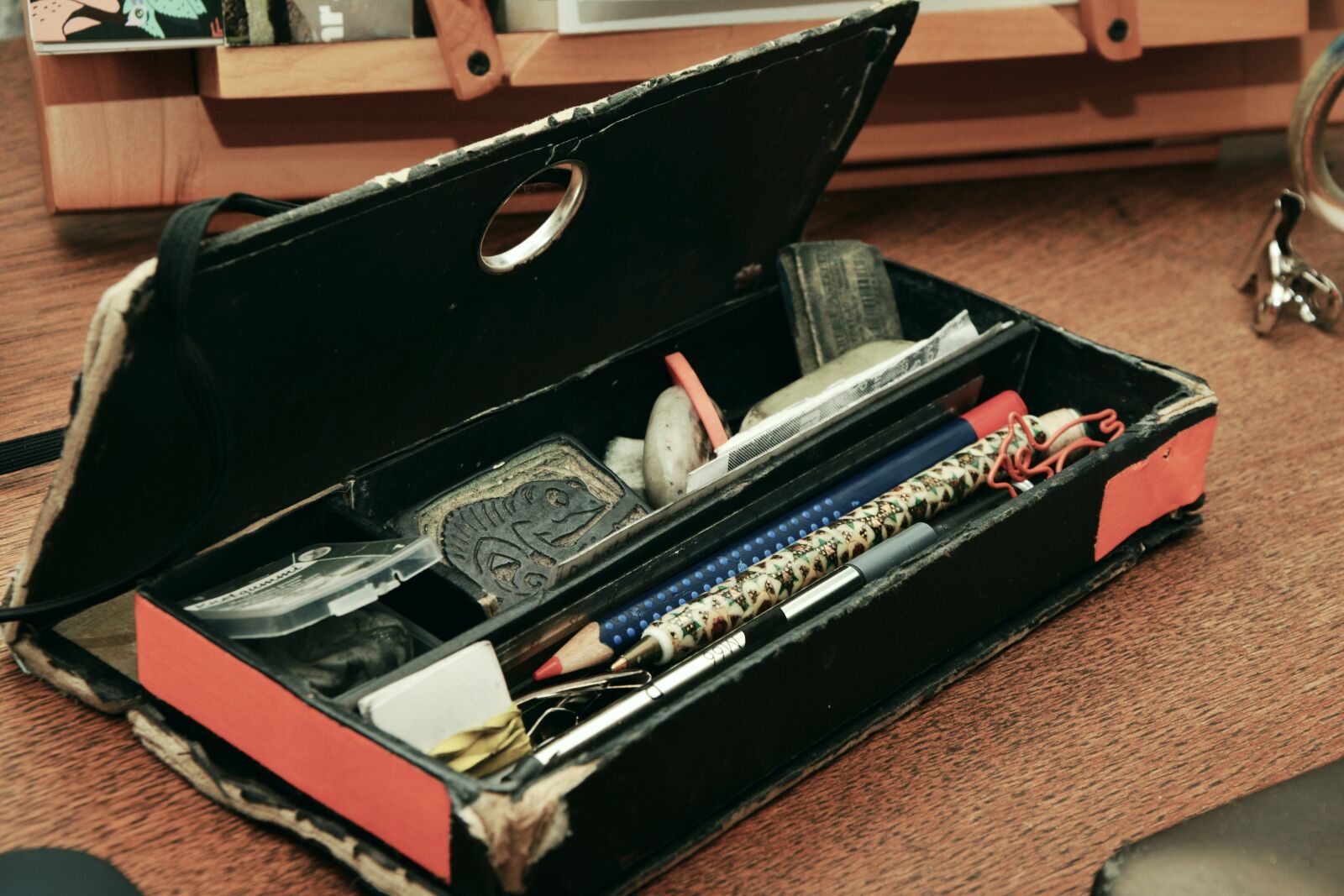 Nikon D5200 sample photo. Pen box, pens, hodge photography
